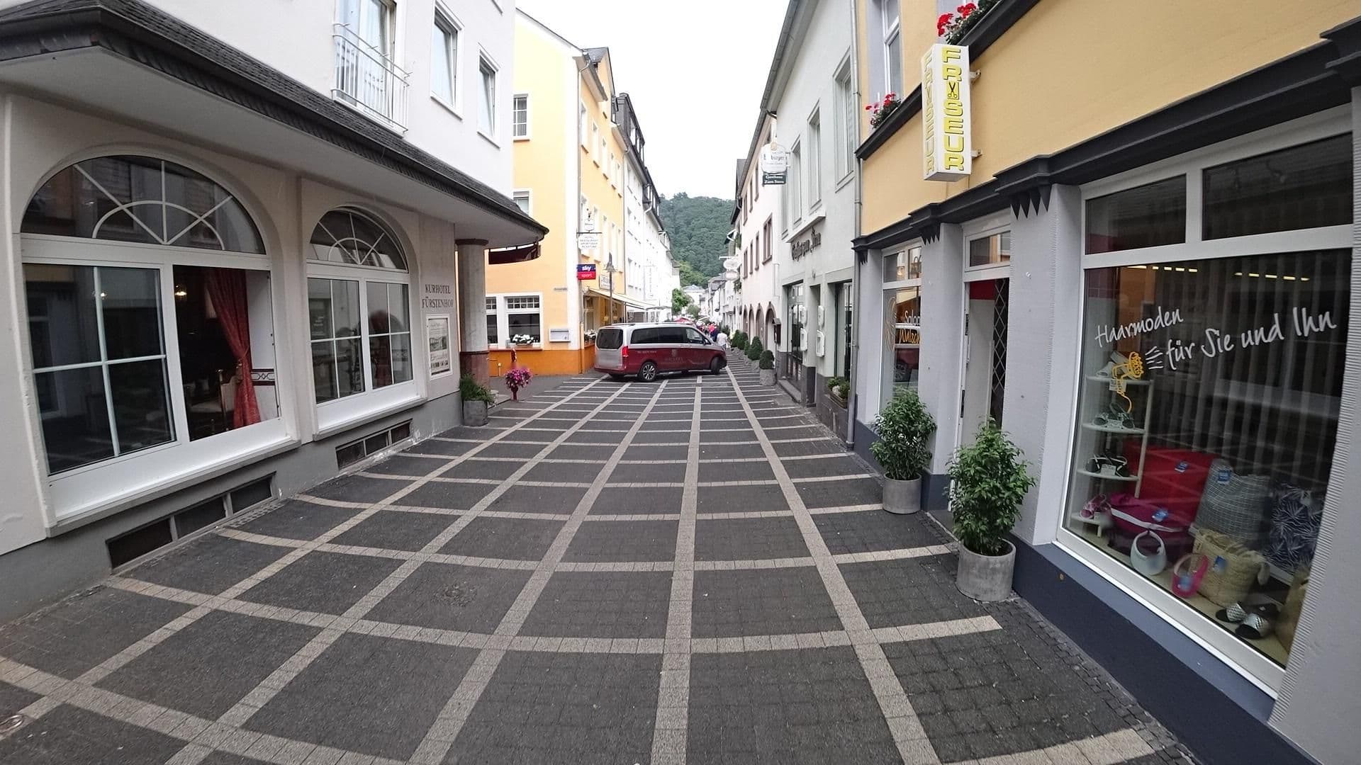 Street view near Häcker's Fürstenhof Wellness & Spa Resort, Bausendorf — © PSMSLP (CC BY-SA · Mapillary)