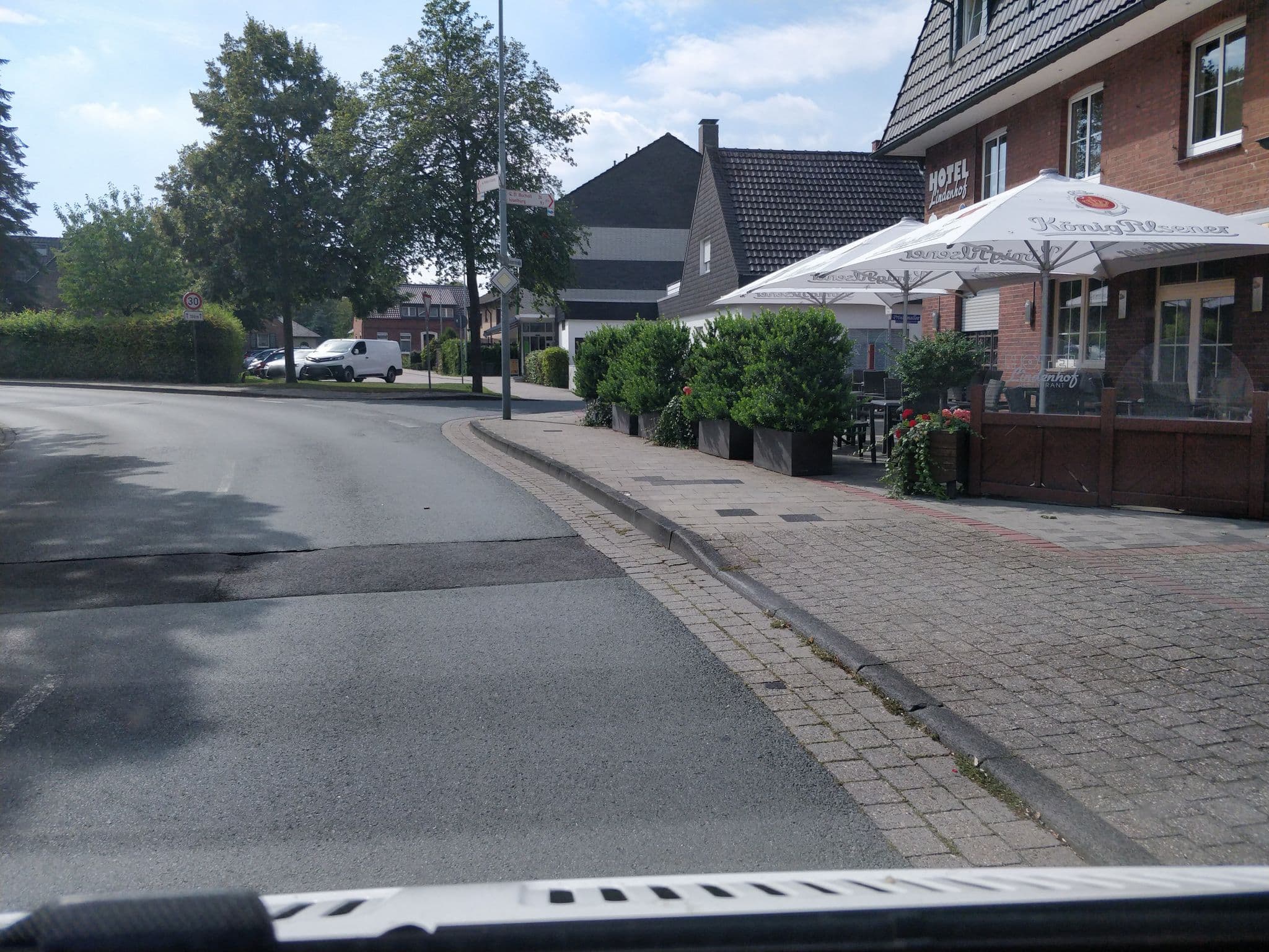 Street view near Lindenhof, Rees — © raymond (CC BY-SA · Mapillary)