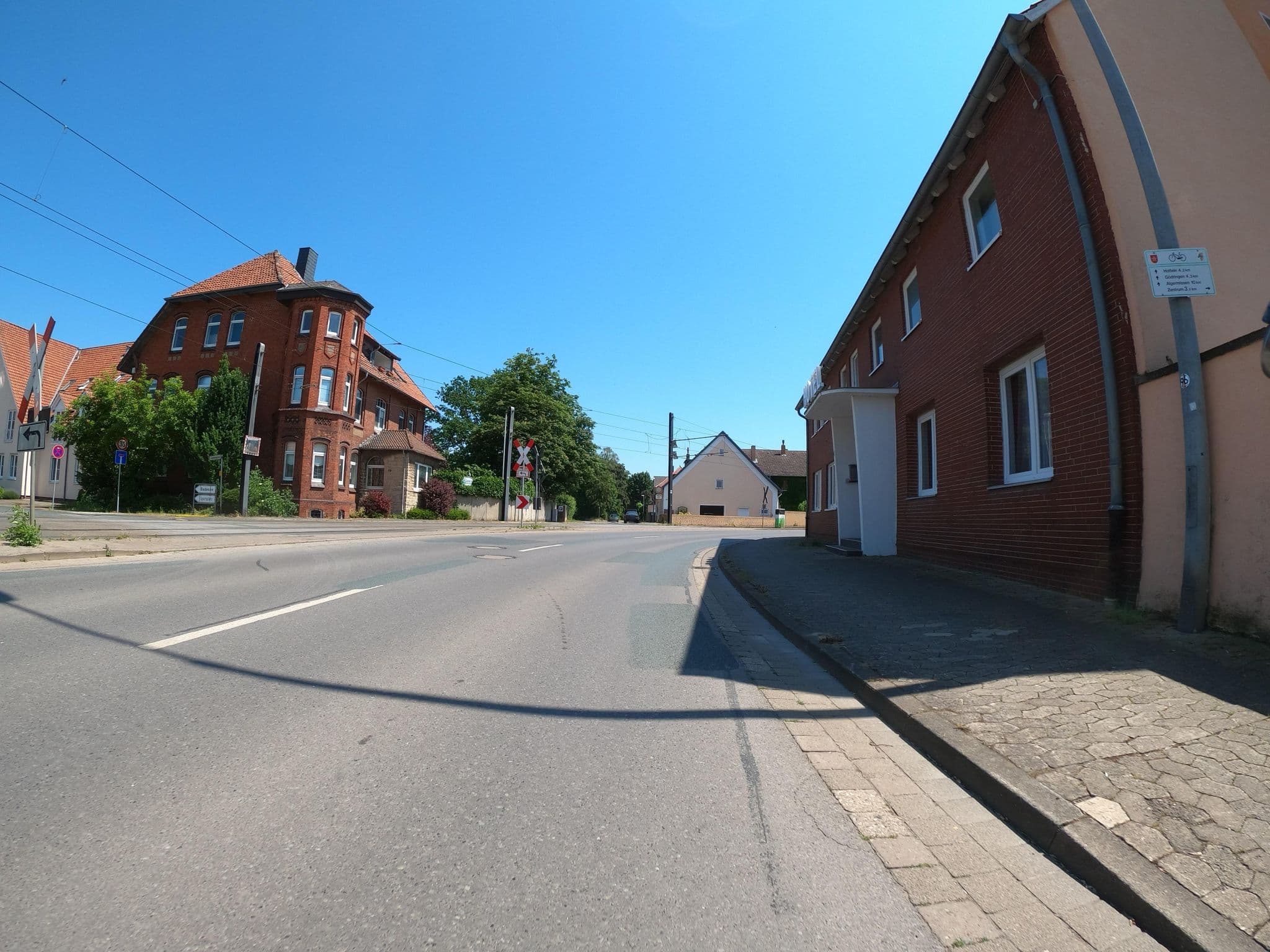 Street view near Hotel Heisede, Sarstedt — © Langfahrer (CC BY-SA · Mapillary)