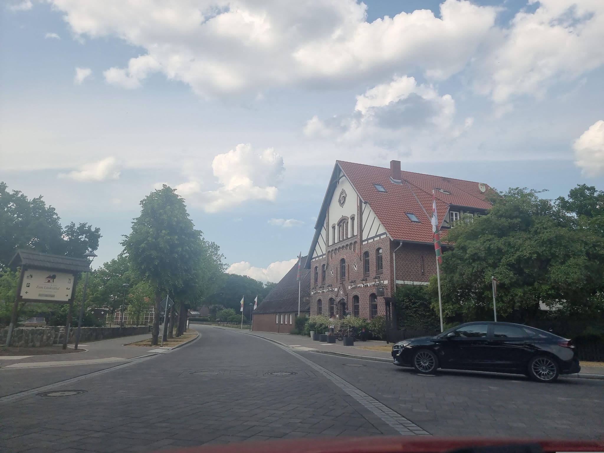 Street view near Lindenhof, Marxen — © ma_rt_in (CC BY-SA · Mapillary)