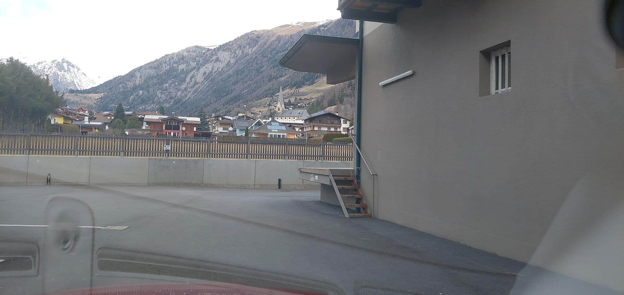 Street view near AlpenParks Hotel & Apartment Montana Matrei, Matrei in Osttirol — © gzin (CC BY-SA · Mapillary)