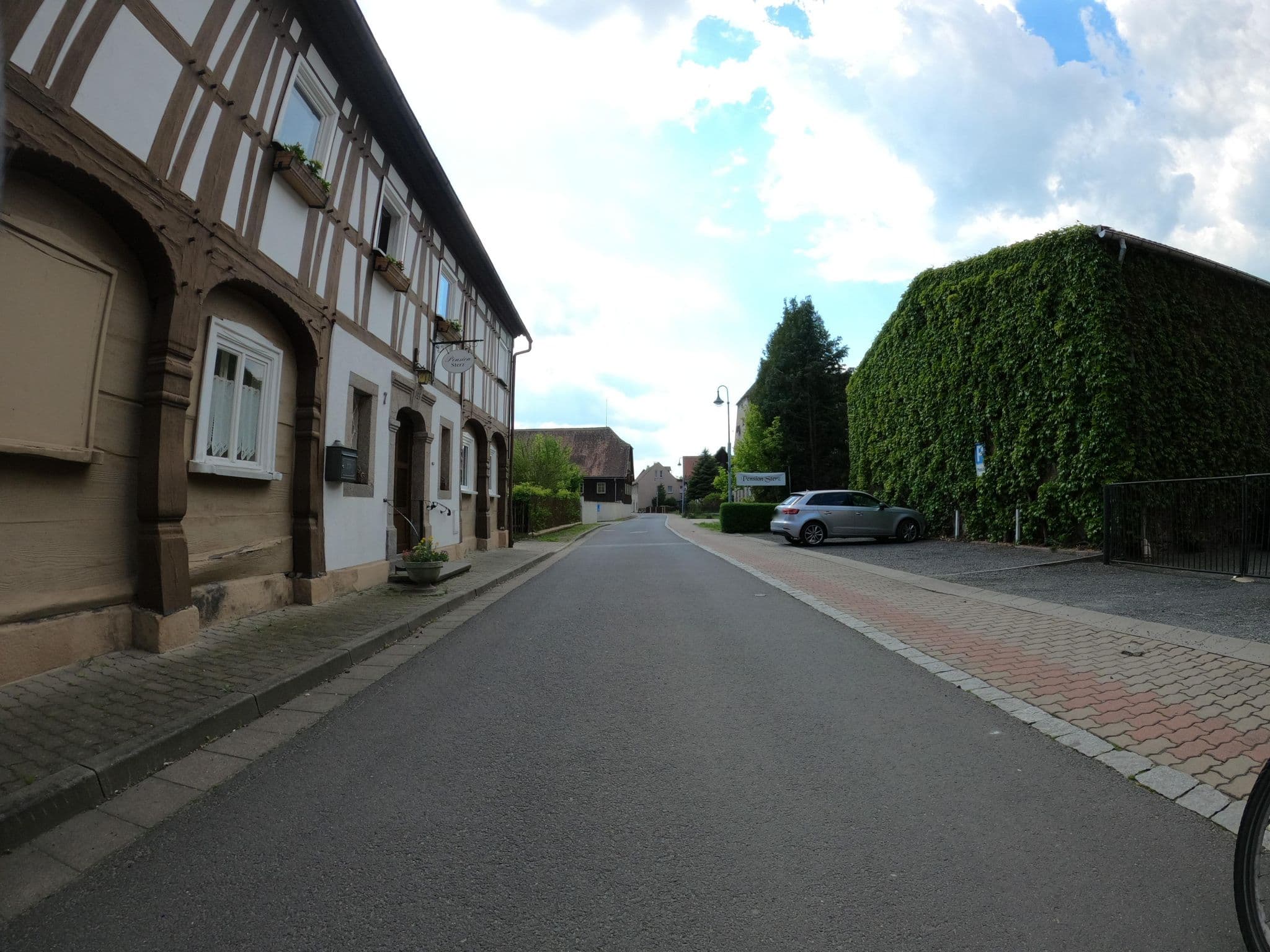 Street view near Pension Sterz, Hirschfelde — © masterofnoroad (CC BY-SA · Mapillary)