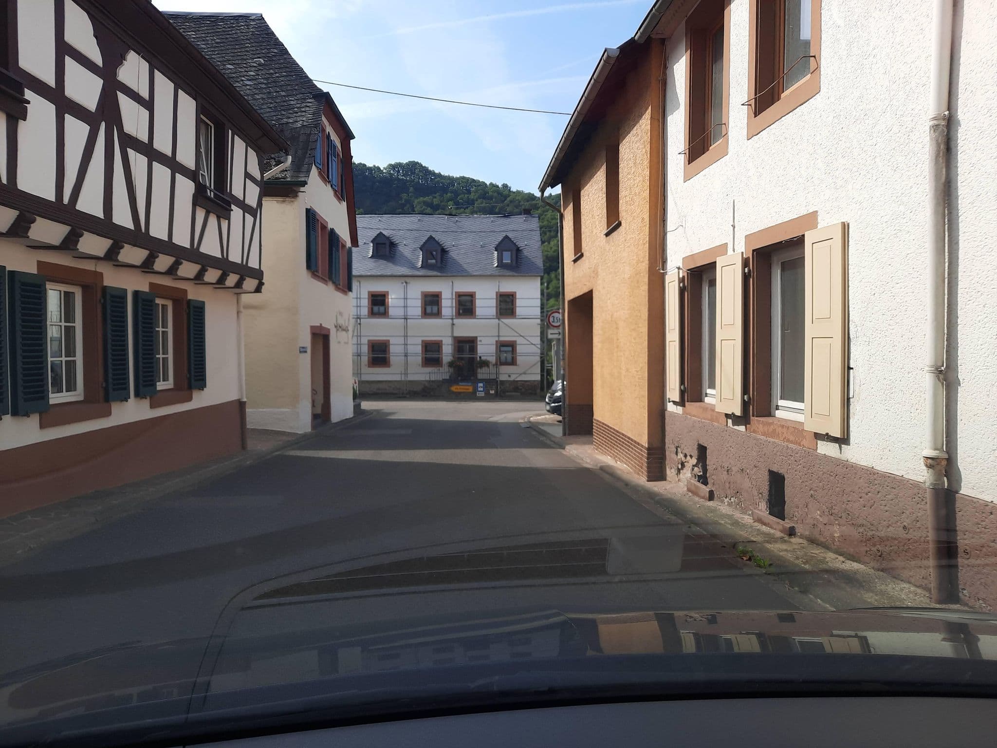 Street view near Weingut Herrenhof, Piesport — © Lowiekse (CC BY-SA · Mapillary)