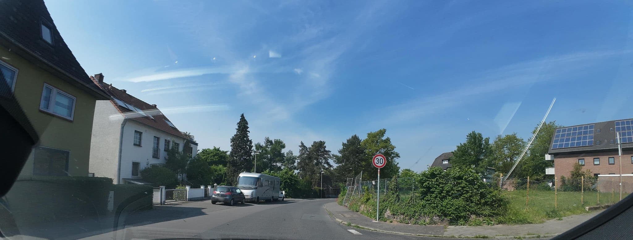 Street view near Messehotel Medici, Meerbusch — © teddy73 (CC BY-SA · Mapillary)