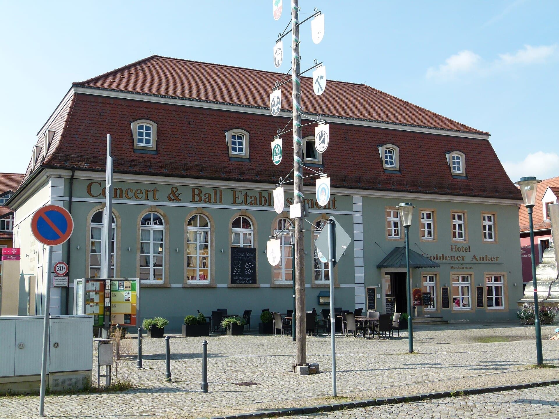Goldener Anker (via Wikimedia Commons, CC0)