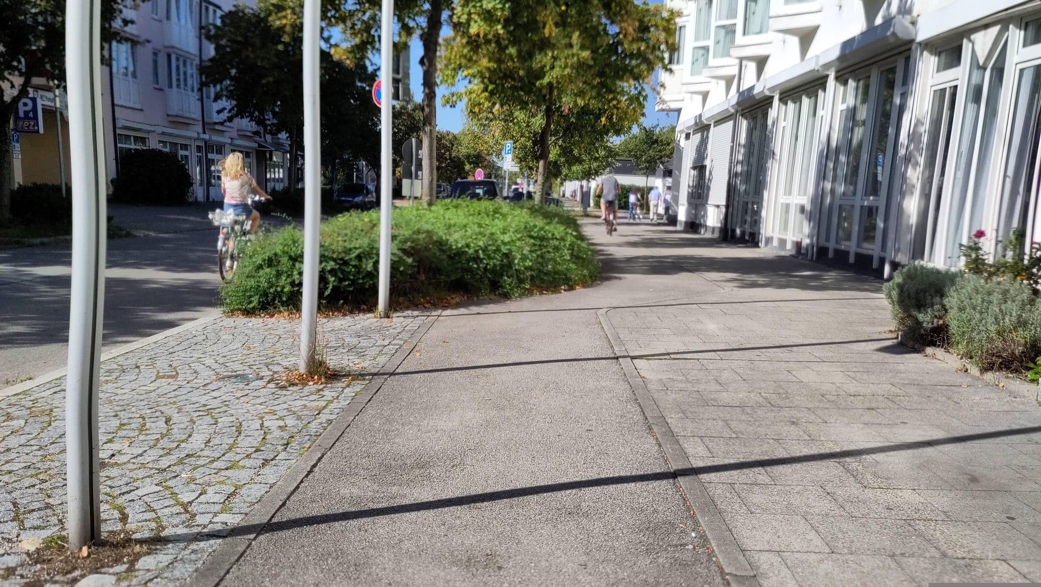 Street view near Zum Roten Eichhörnchen, Kirchheim bei München — © thmunichways (CC BY-SA · Mapillary)