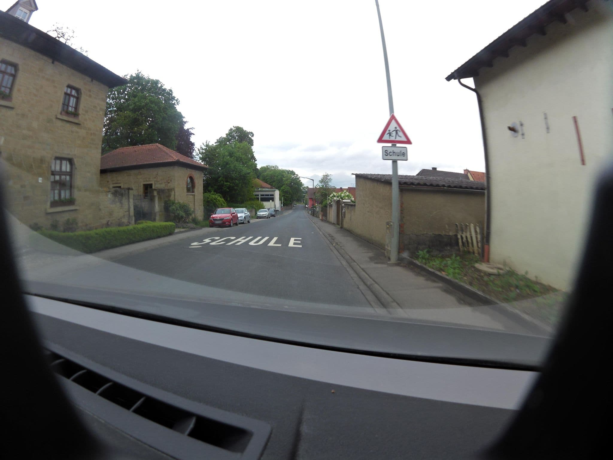 Street view near Alte Schloßgärtnerei, Volkach — © zoegglmeyr1 (CC BY-SA · Mapillary)