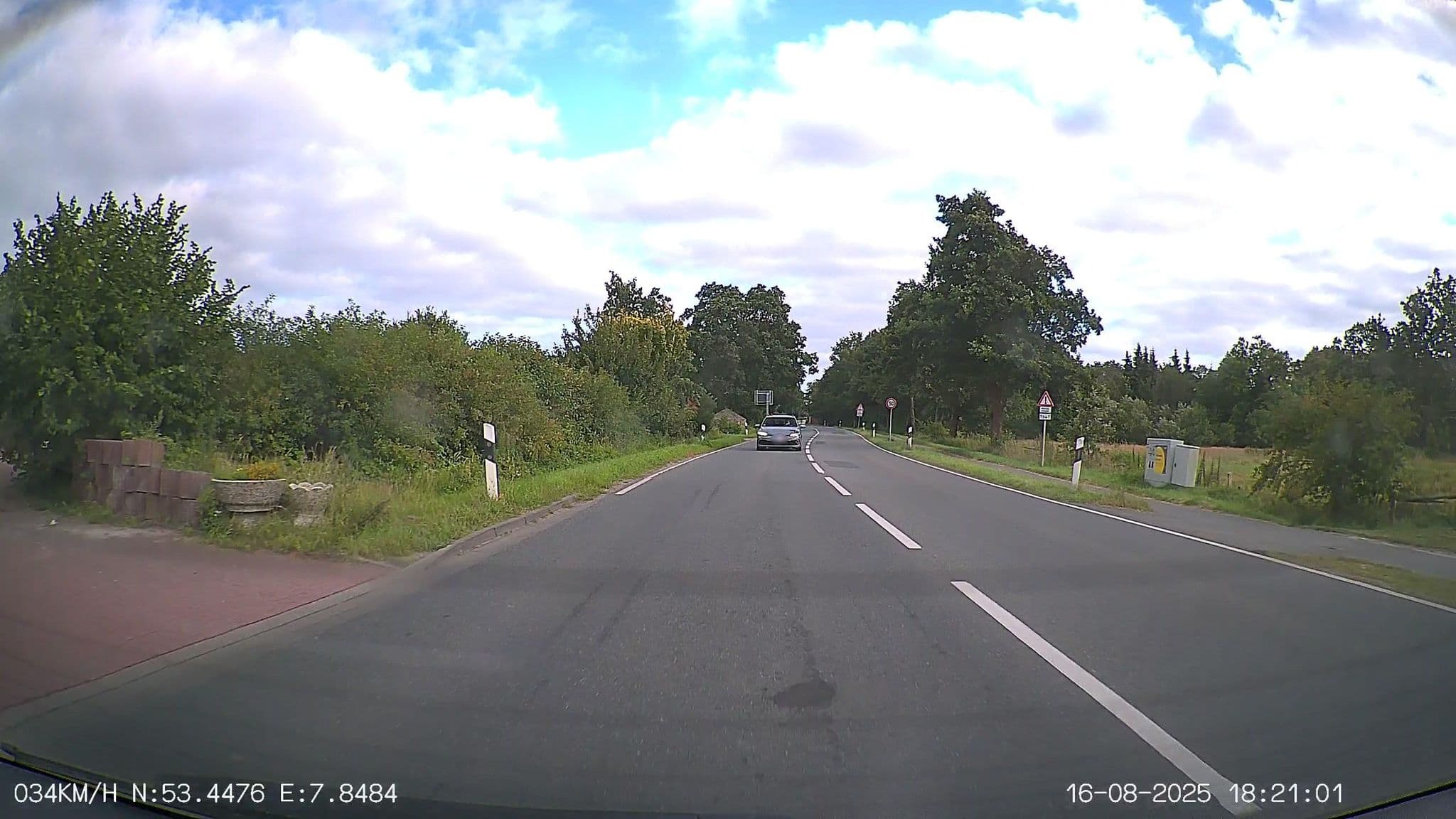 Street view near Zum lütten Didi - Hotel & Restaurant, Friedeburg — © heetENkoel (CC BY-SA · Mapillary)