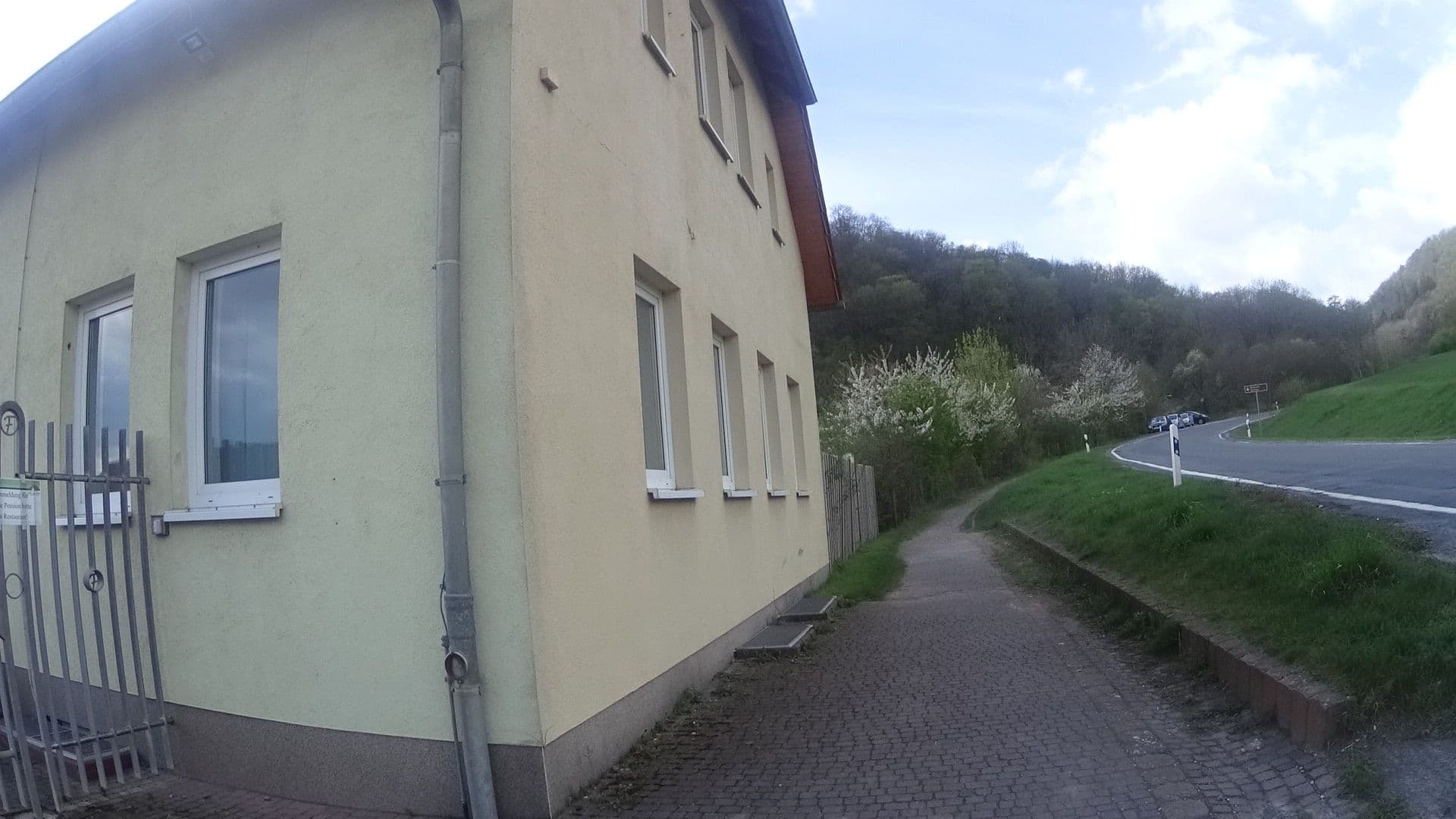 Street view near Gästehaus Freudenthal, Wandersleben — © ramap (CC BY-SA · Mapillary)