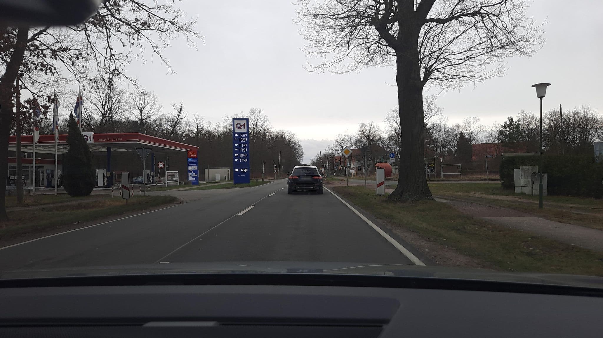Street view near Oranienbaum, Stellplatz, Oranienbaum — © LarZz92 (CC BY-SA · Mapillary)