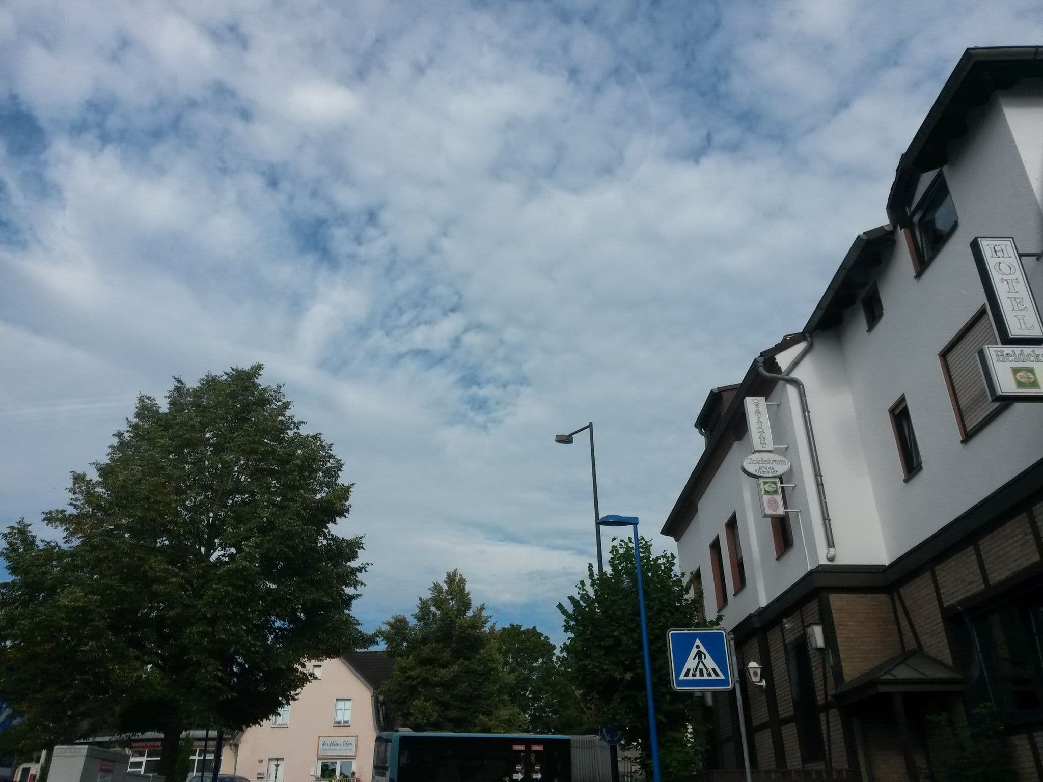 Street view near GZ Hotel Airport Köln Bonn, Lohmar — © uwekoch (CC BY-SA · Mapillary)