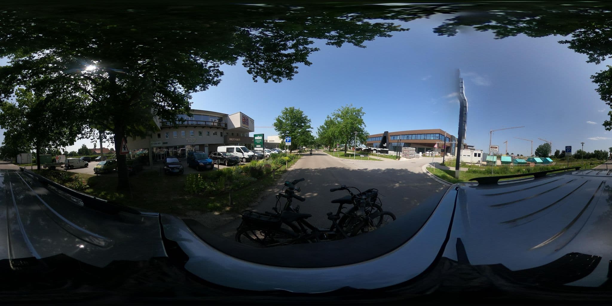Street view near Schlafzimmer Hezelhof, Dinkelsbühl — © Mobilitaetswerk (CC BY-SA · Mapillary)