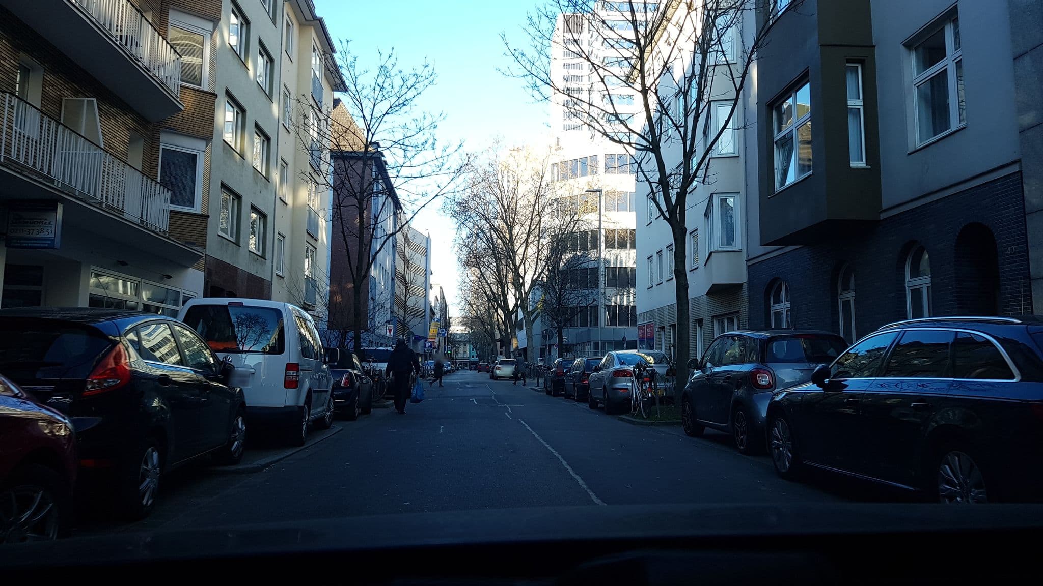 Street view near Wyndham Garden Düsseldorf City Centre Königsallee, Düsseldorf — © rororo (CC BY-SA · Mapillary)