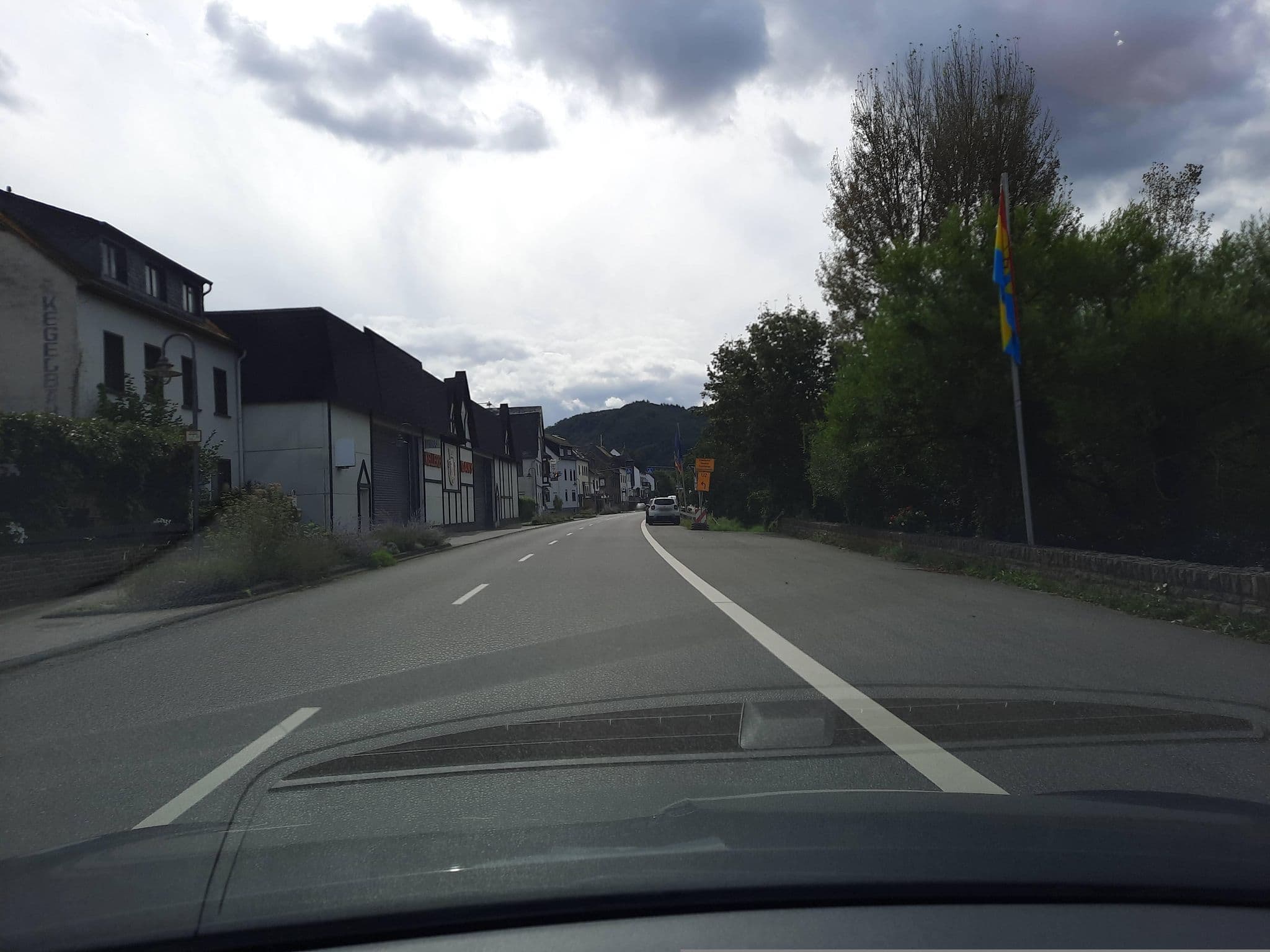 Street view near Gasthaus Traube, Niederfell — © Lowiekse (CC BY-SA · Mapillary)