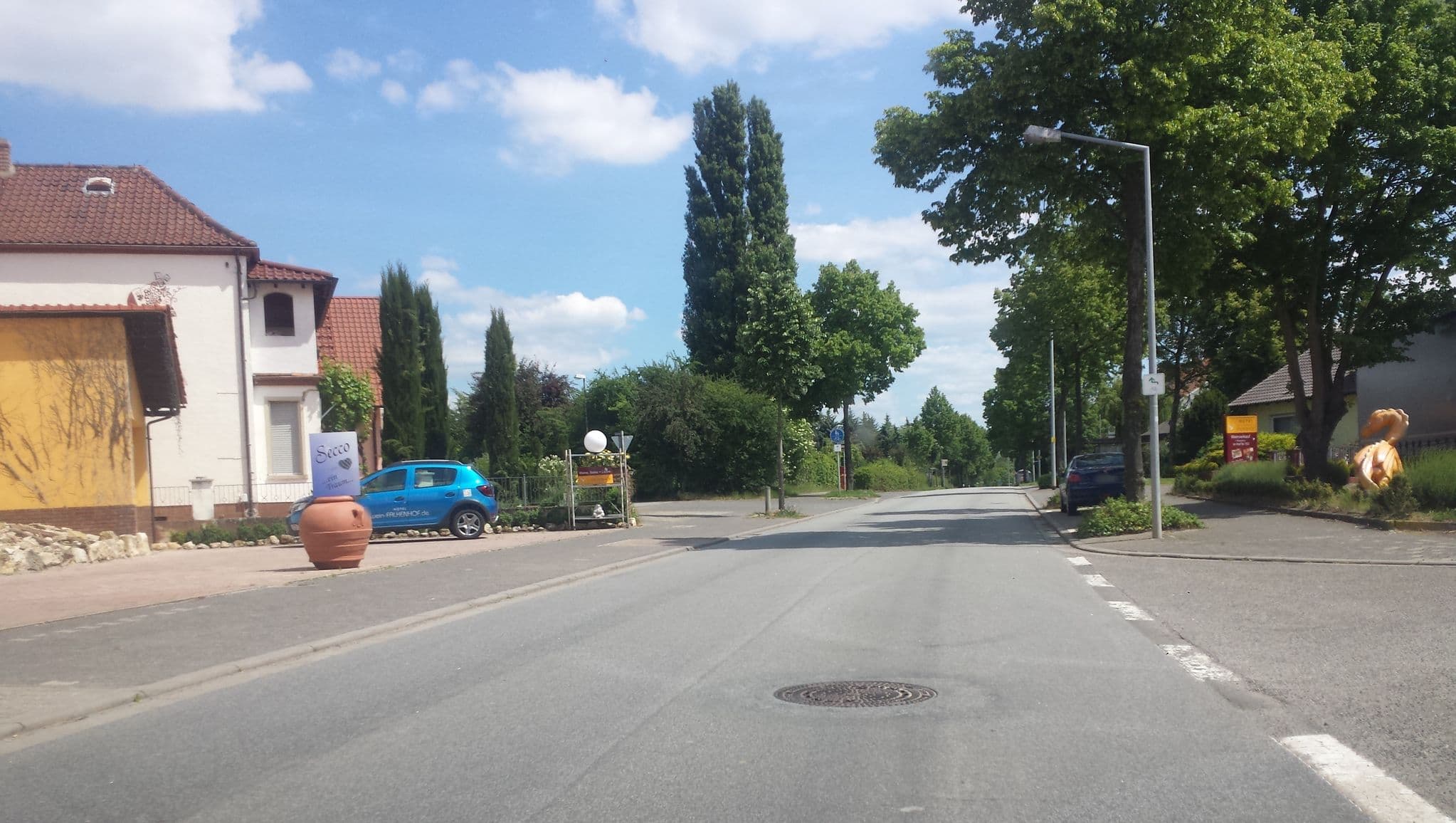 Street view near Falkenhof, Osthofen — © wegavision (CC BY-SA · Mapillary)
