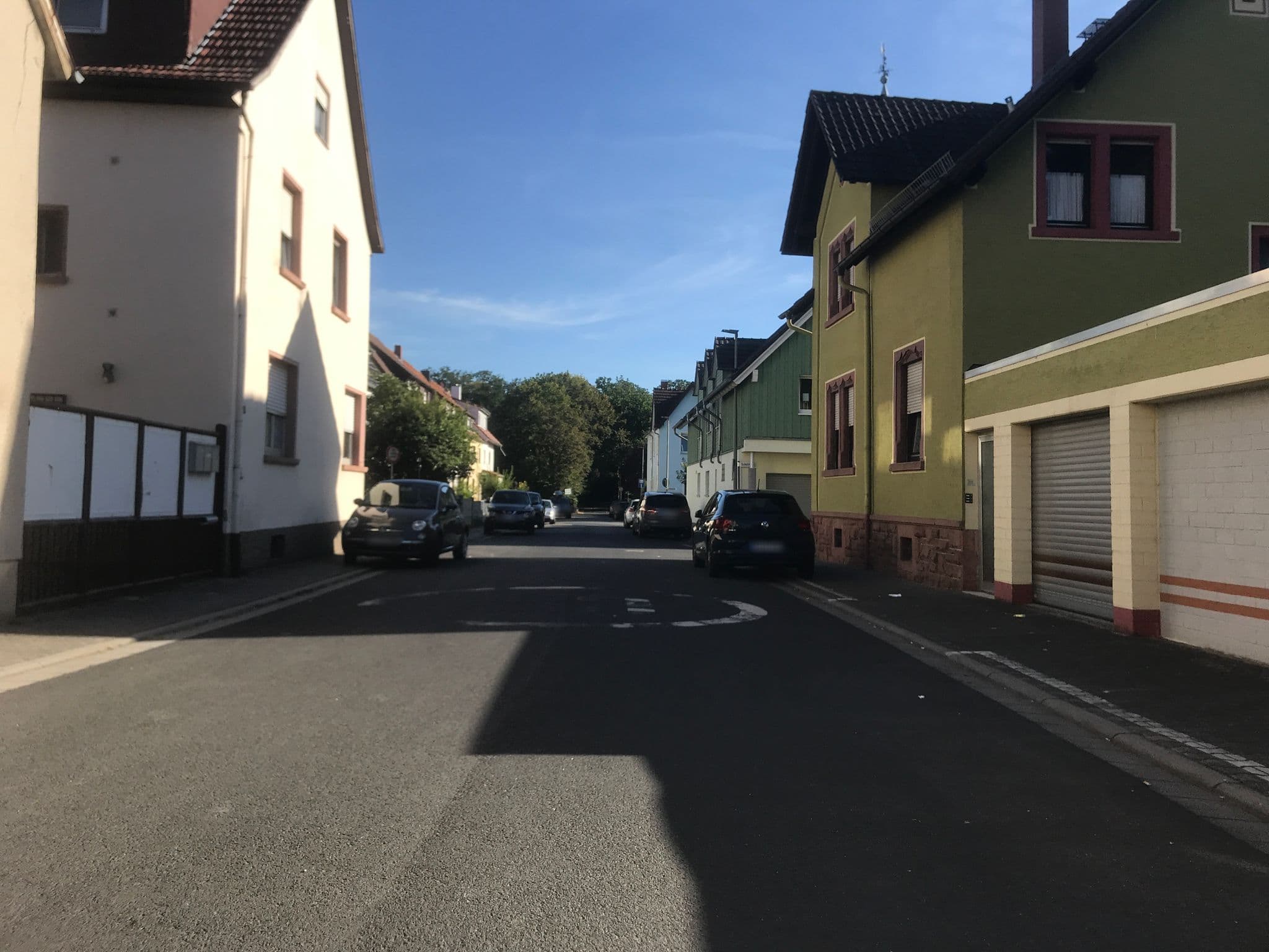 Street view near Pension Kelstergrund, Kelsterbach — © miguel_andrade (CC BY-SA · Mapillary)