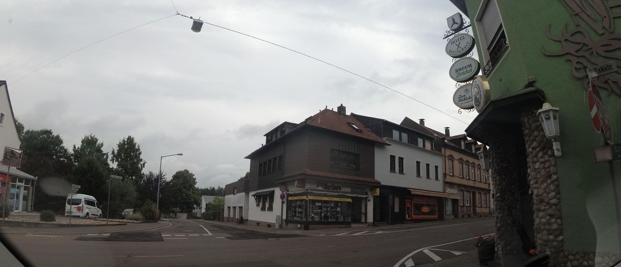 Street view near Hotel Zum Mühlenhannes, Sankt Ingbert — © teddy73 (CC BY-SA · Mapillary)