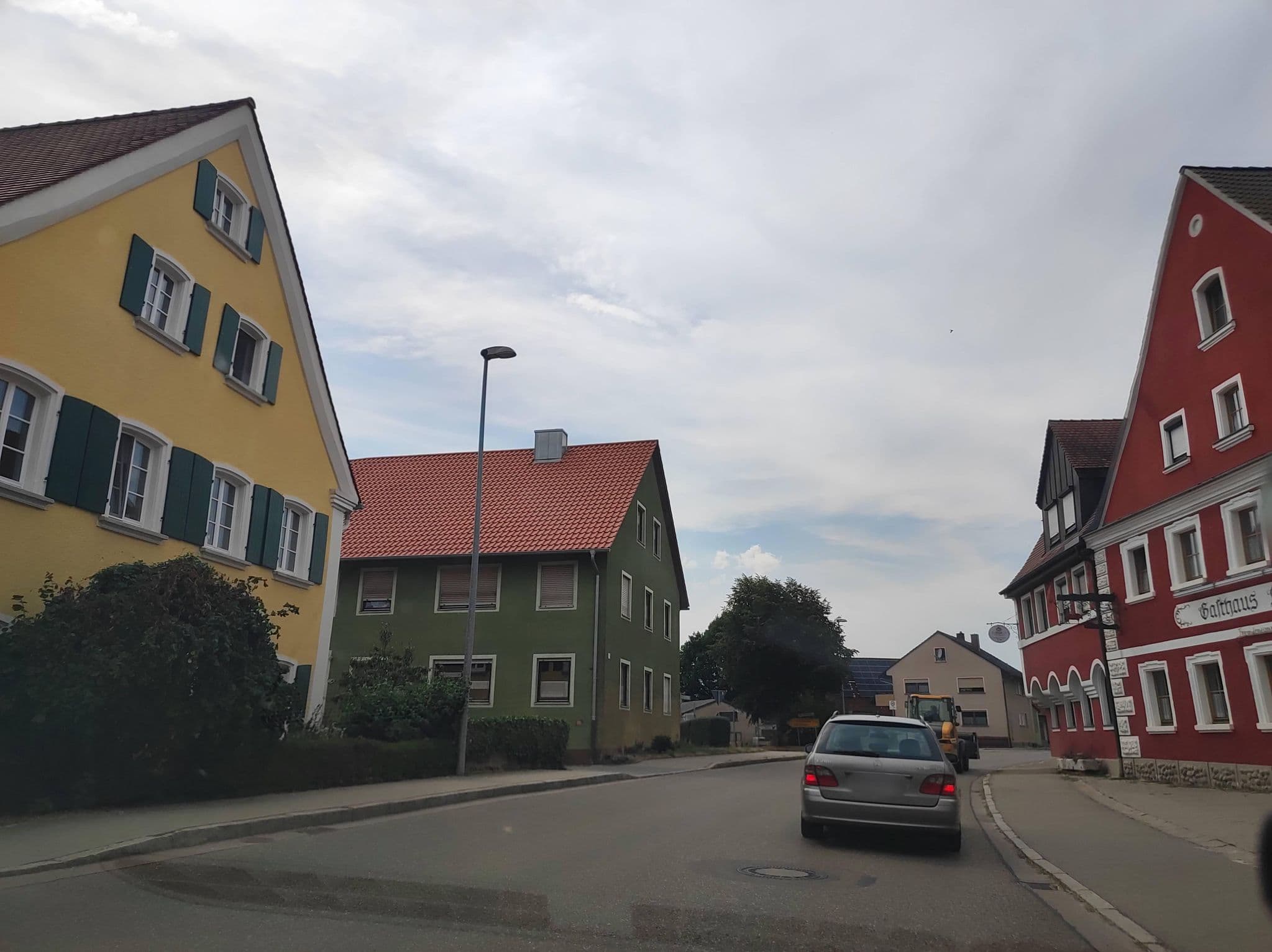 Street view near Brauerei Gasthof Rötter, Gerolfingen — © msdess (CC BY-SA · Mapillary)