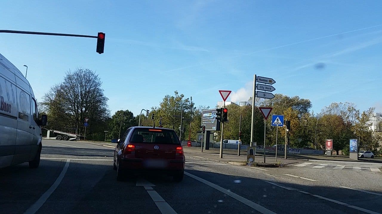 Street view near Elbgalerie, Hammerbrook — © tian (CC BY-SA · Mapillary)