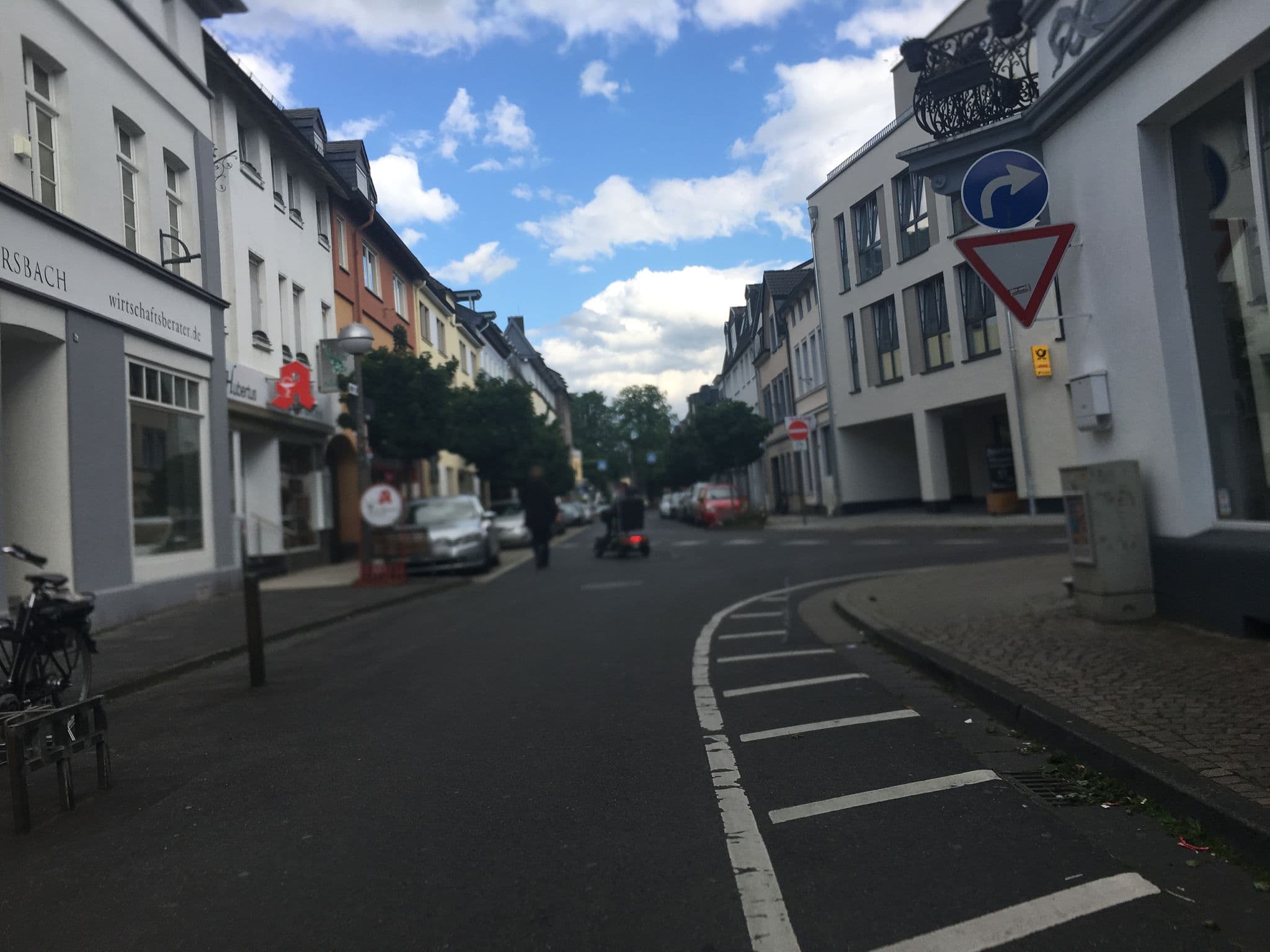 Street view near StadtHotel ARTE, Remagen — © raymond (CC BY-SA · Mapillary)