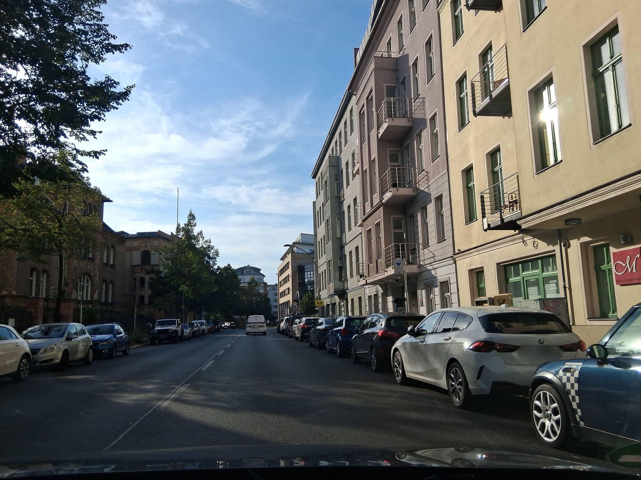 Street view near Miniloft Mitte Apartment Hotel, Tiergarten — © DBSEV_SBB (CC BY-SA · Mapillary)