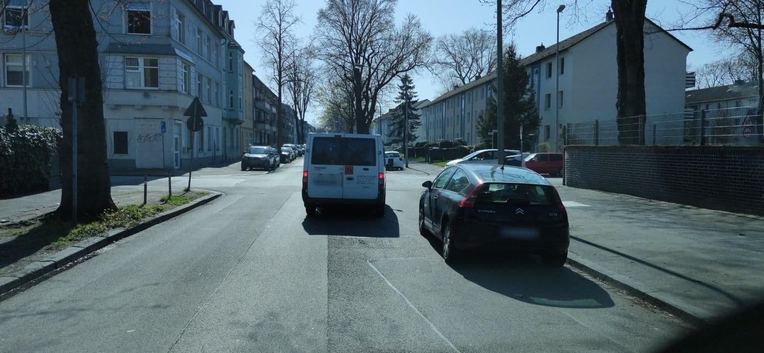Street view near Hotel am Sportpark, Hochfeld — © LouCipher (CC BY-SA · Mapillary)