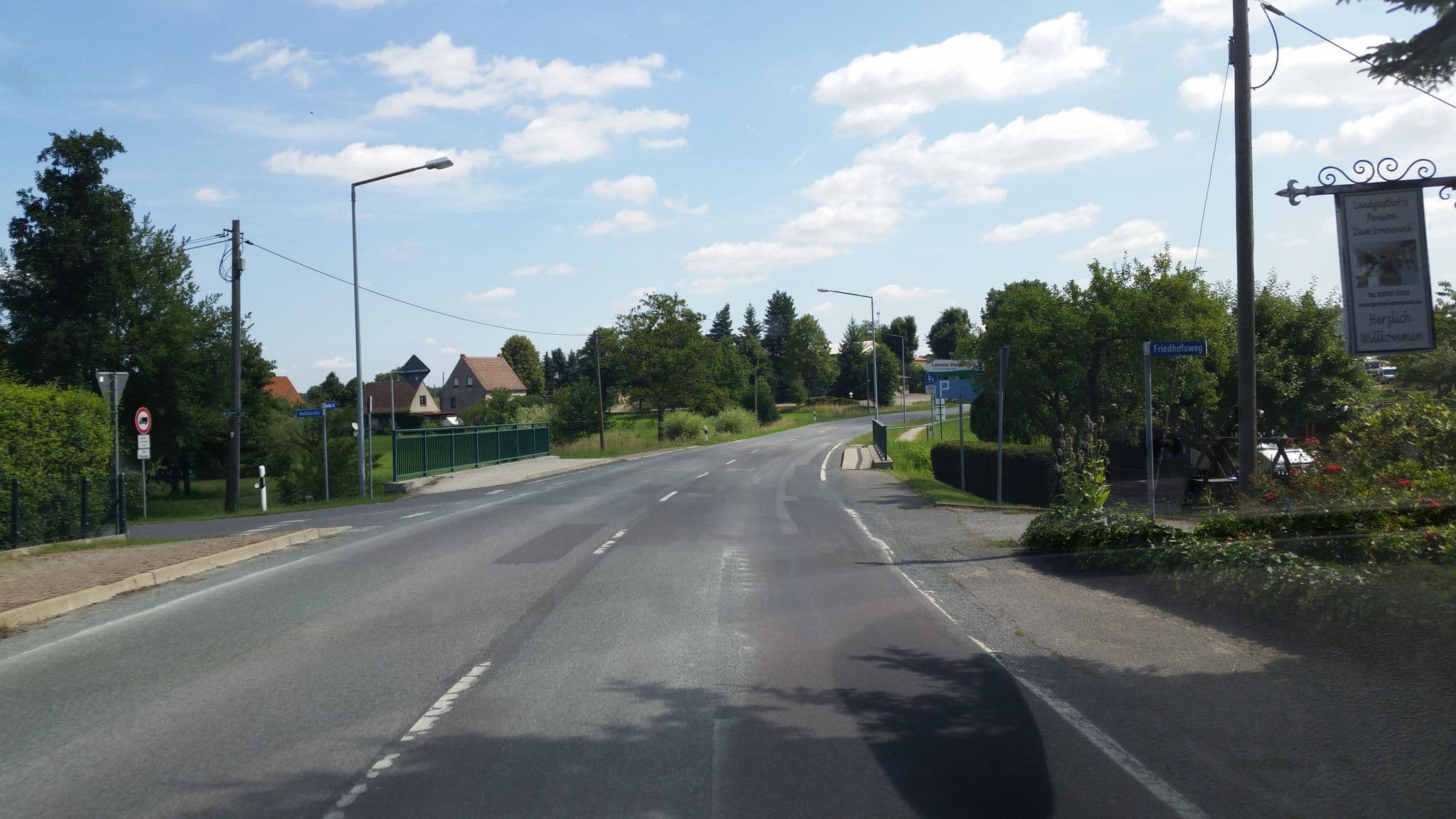 Street view near Pension "Zum Sonneneck", Wiednitz — © sp8962de (CC BY-SA · Mapillary)