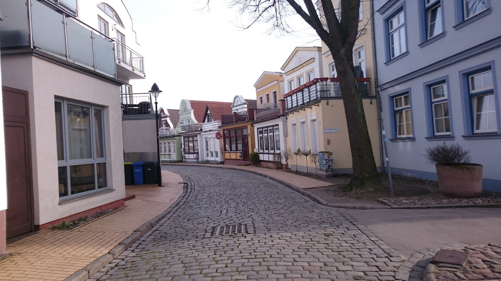 Street view near Twee Linden Gästehaus, Warnemünde — © thx (CC BY-SA · Mapillary)