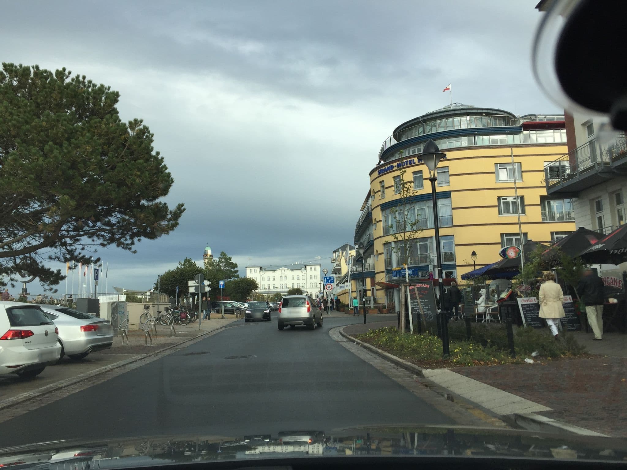 Street view near Villa Hübner, Warnemünde — © atze777 (CC BY-SA · Mapillary)