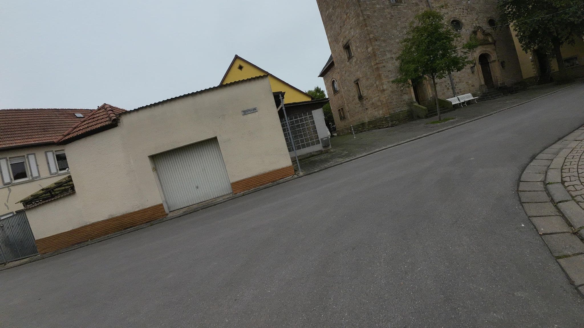 Street view near Gaststätte Zur Alten Post, Uelversheim — © teddy73 (CC BY-SA · Mapillary)