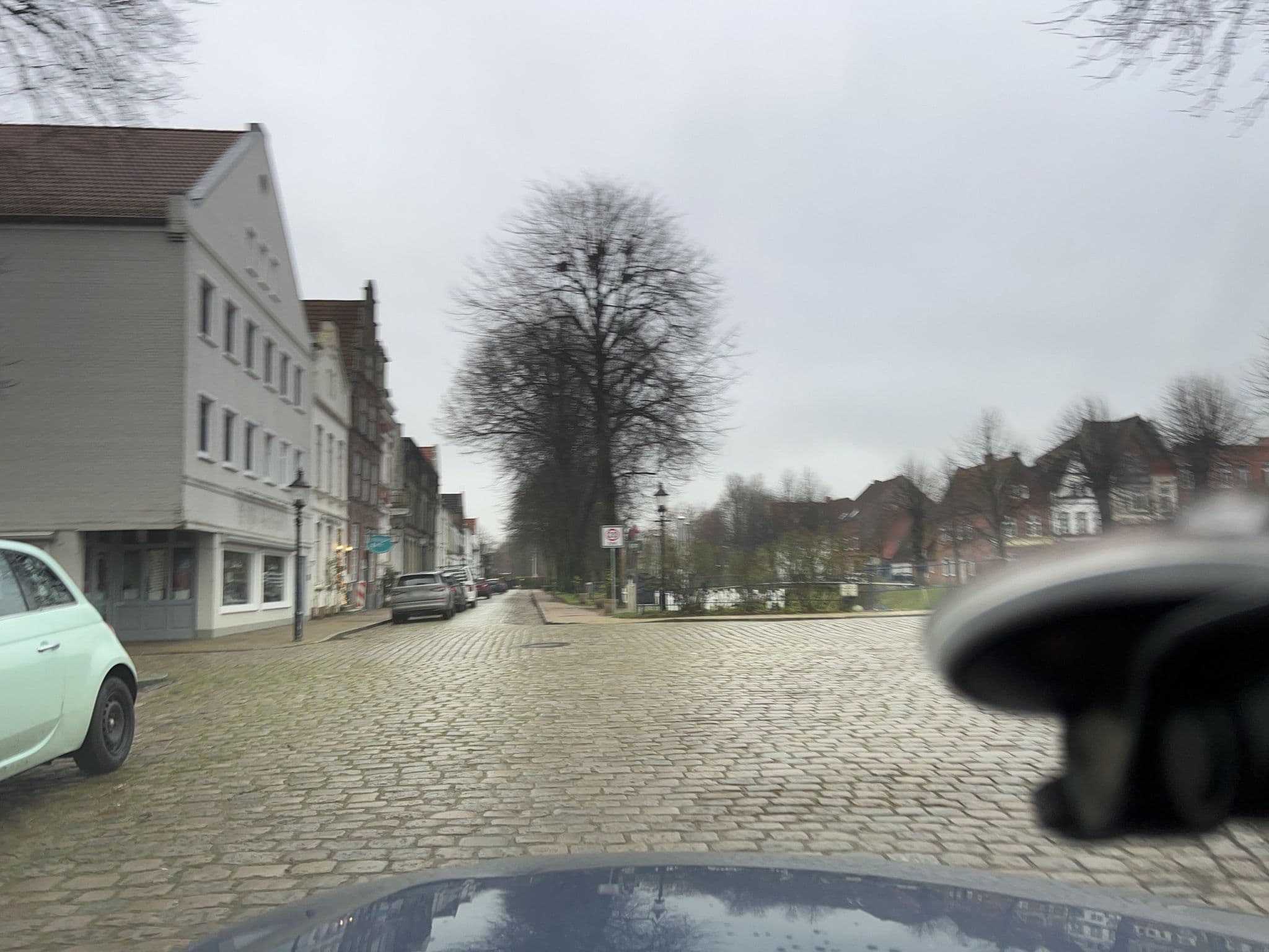 Street view near Klein Amsterdam, Lehe — © robffm (CC BY-SA · Mapillary)