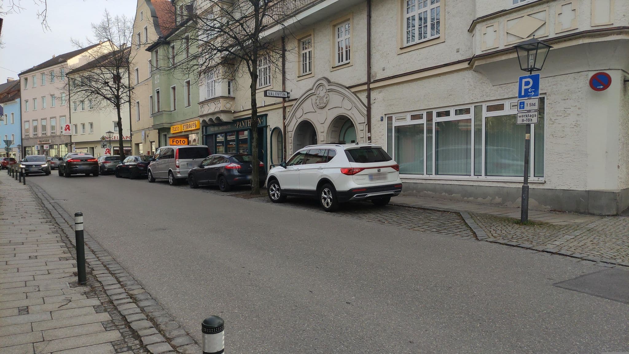 Street view near Stadthaus Valentin, Altötting — © Mikroskop (CC BY-SA · Mapillary)