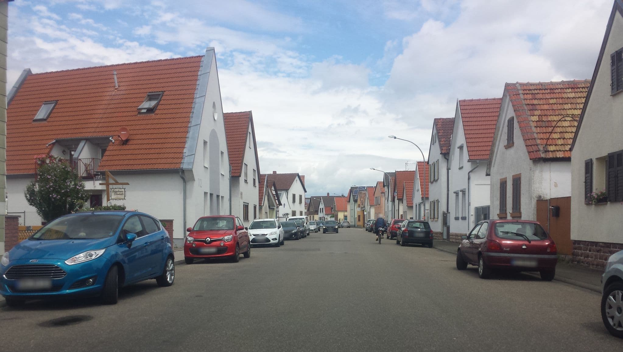 Street view near Ferienhaus Elisabeth, Haßloch — © wegavision (CC BY-SA · Mapillary)