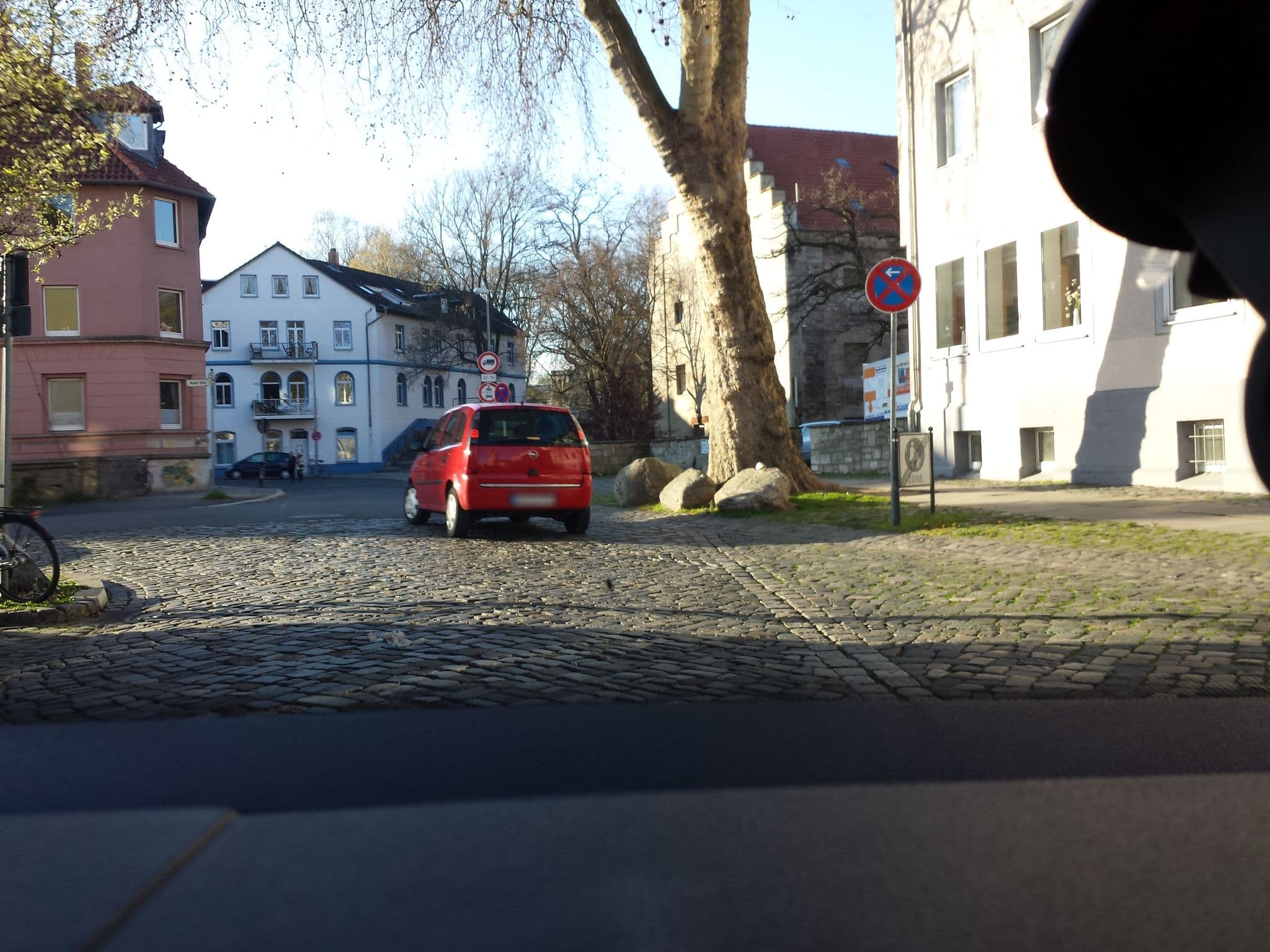 Street view near CVJM Hotel am Wollmarkt, Braunschweig — © masju (CC BY-SA · Mapillary)