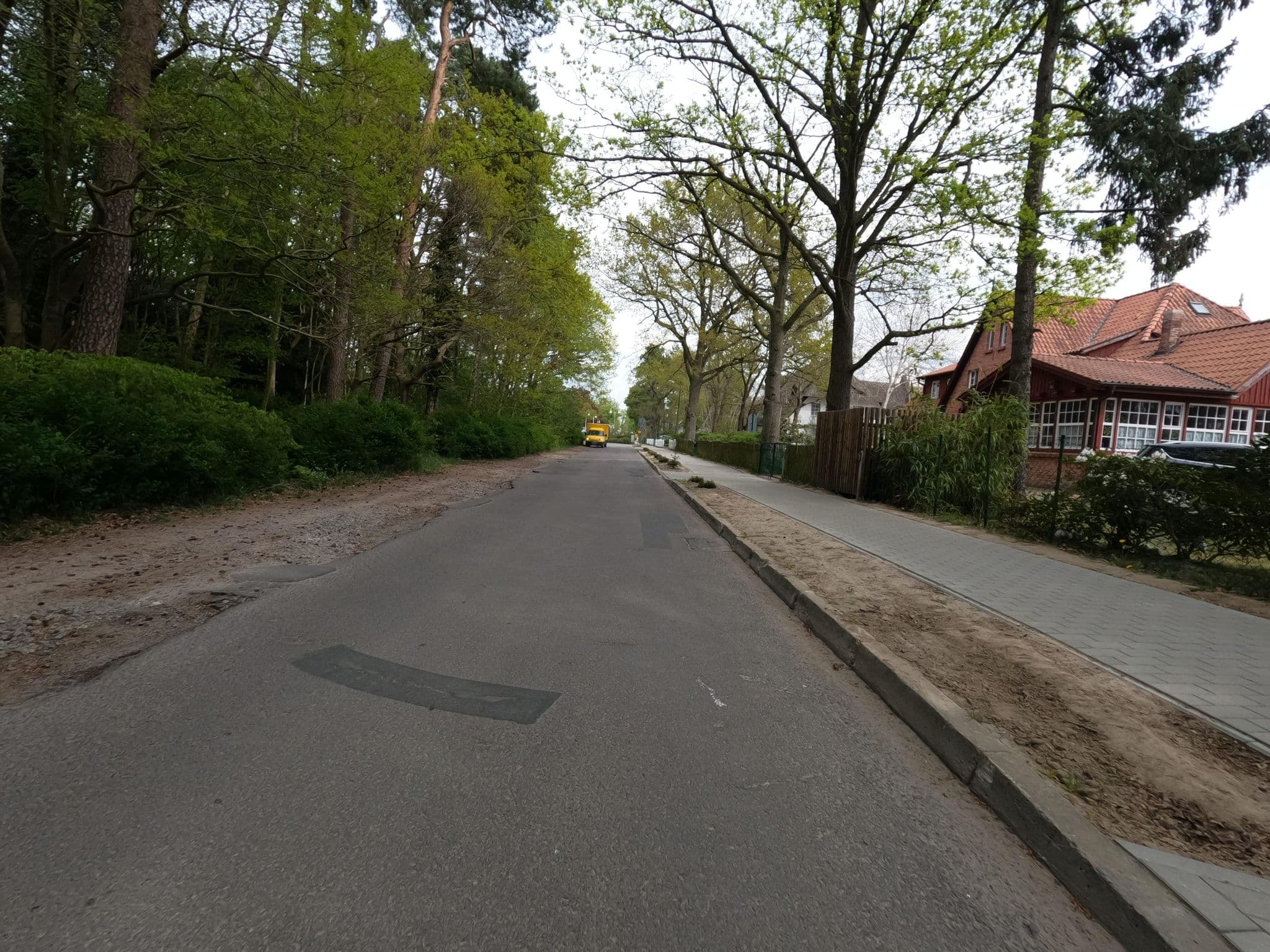 Street view near Landhaus Zwei Eiben, Ostseebad Prerow — © hektor1989 (CC BY-SA · Mapillary)