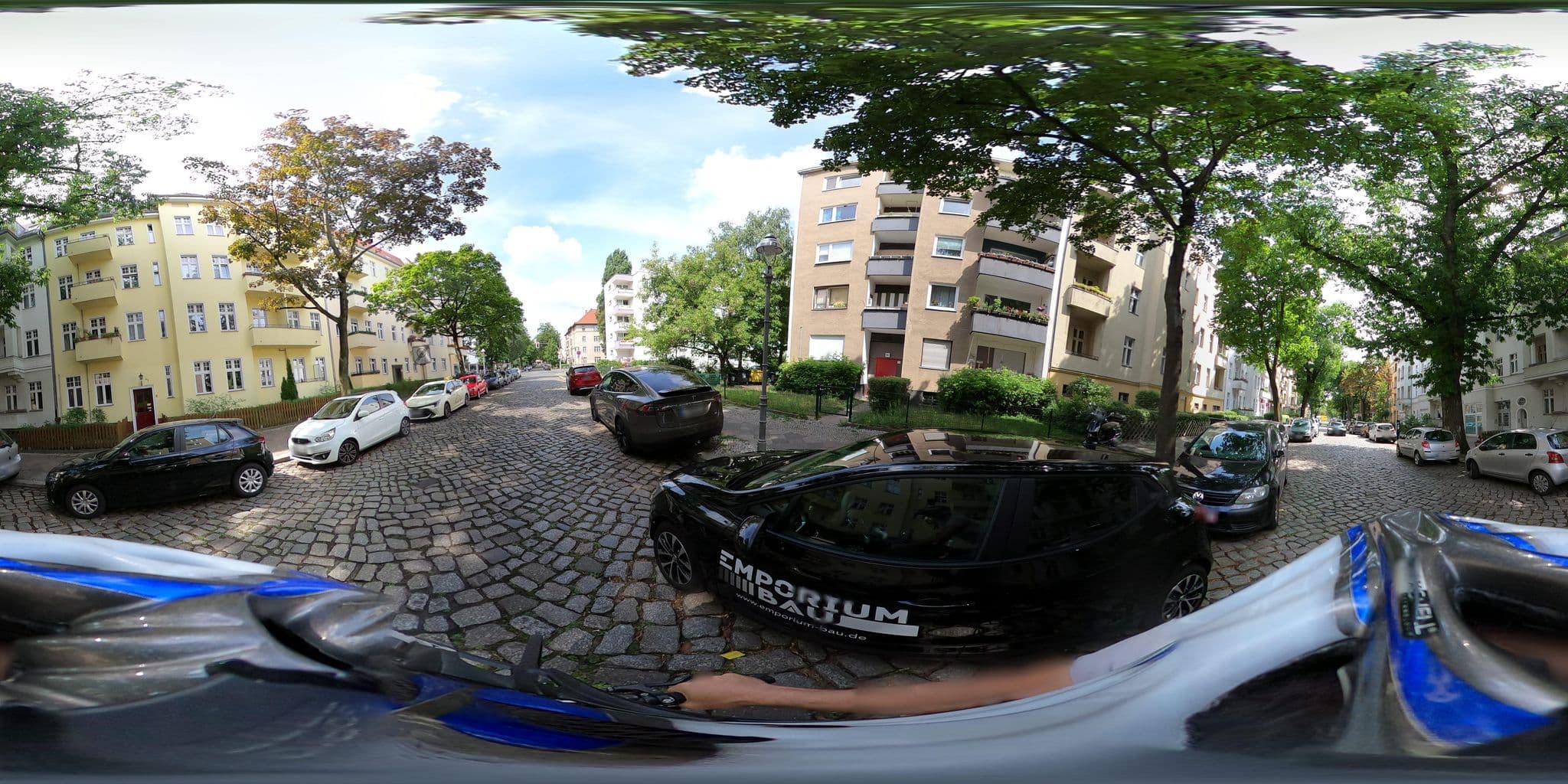 Street view near Pension Friedrich-Wilhelm, Tempelhof — © eserte (CC BY-SA · Mapillary)