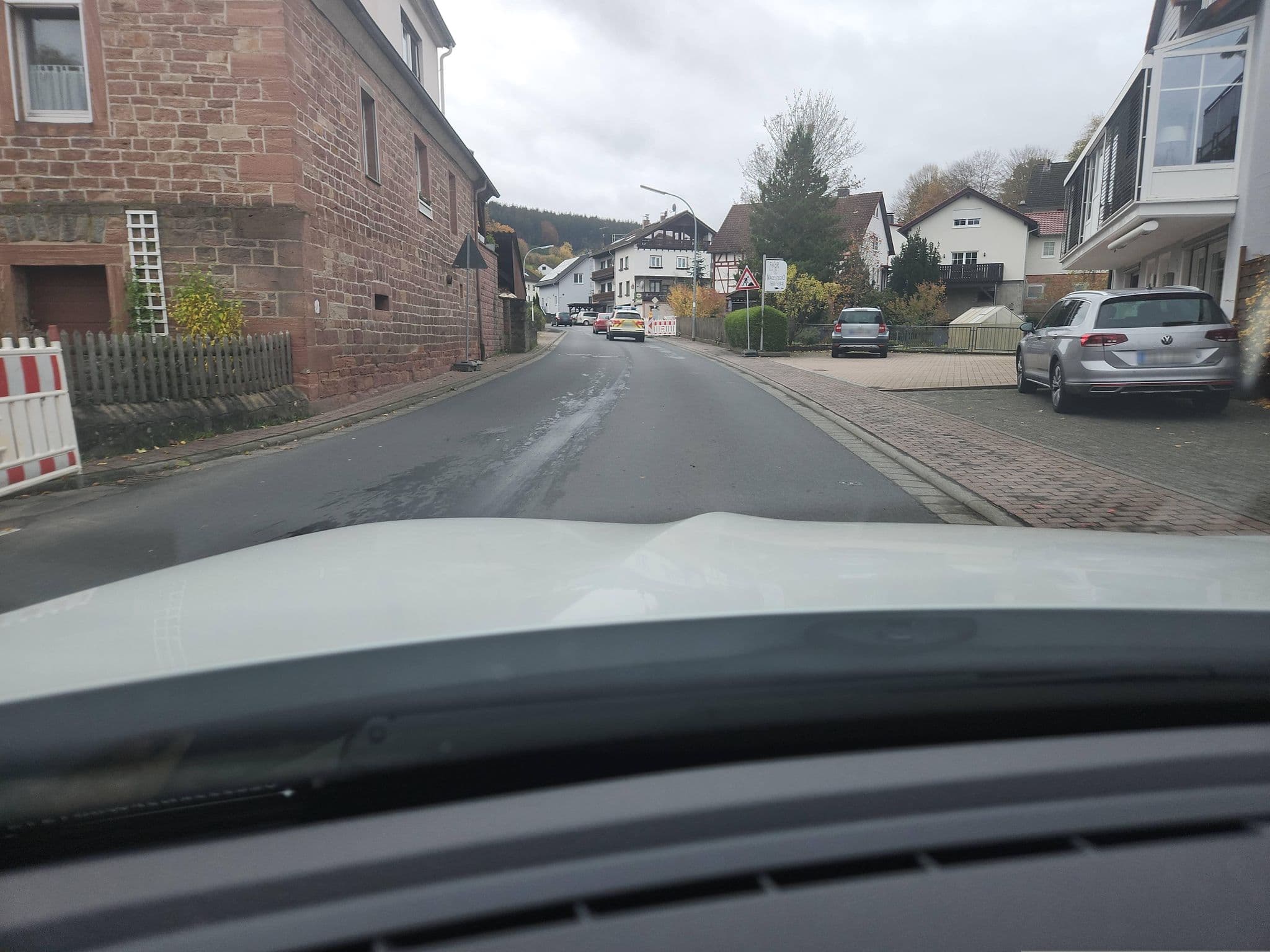Street view near Gasthaus-Pension Zum Jossatal, Steinau an der Straße — © DerMaster0815 (CC BY-SA · Mapillary)