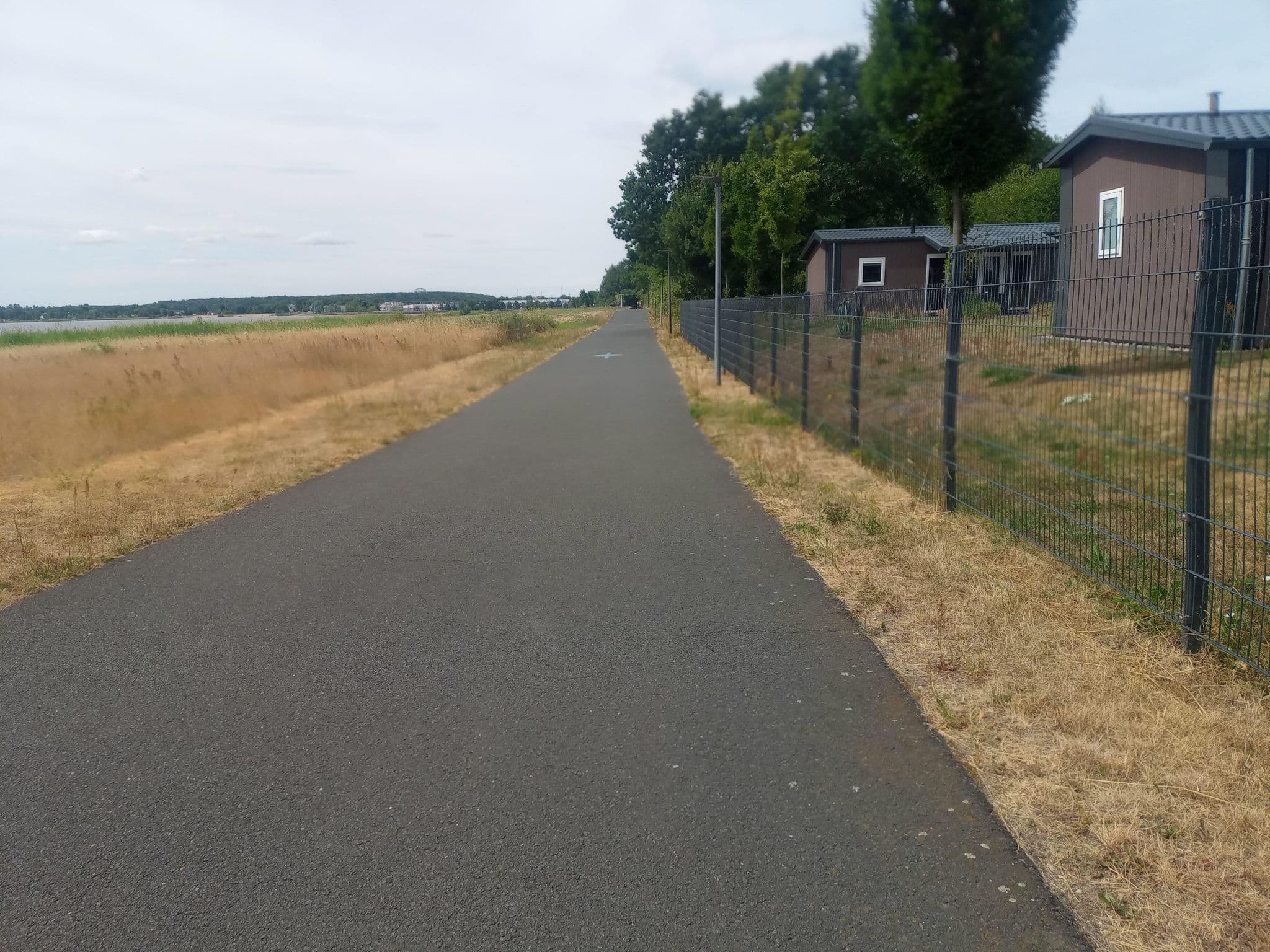 Street view near Lodge Park, Bitterfeld-Wolfen — © natura (CC BY-SA · Mapillary)