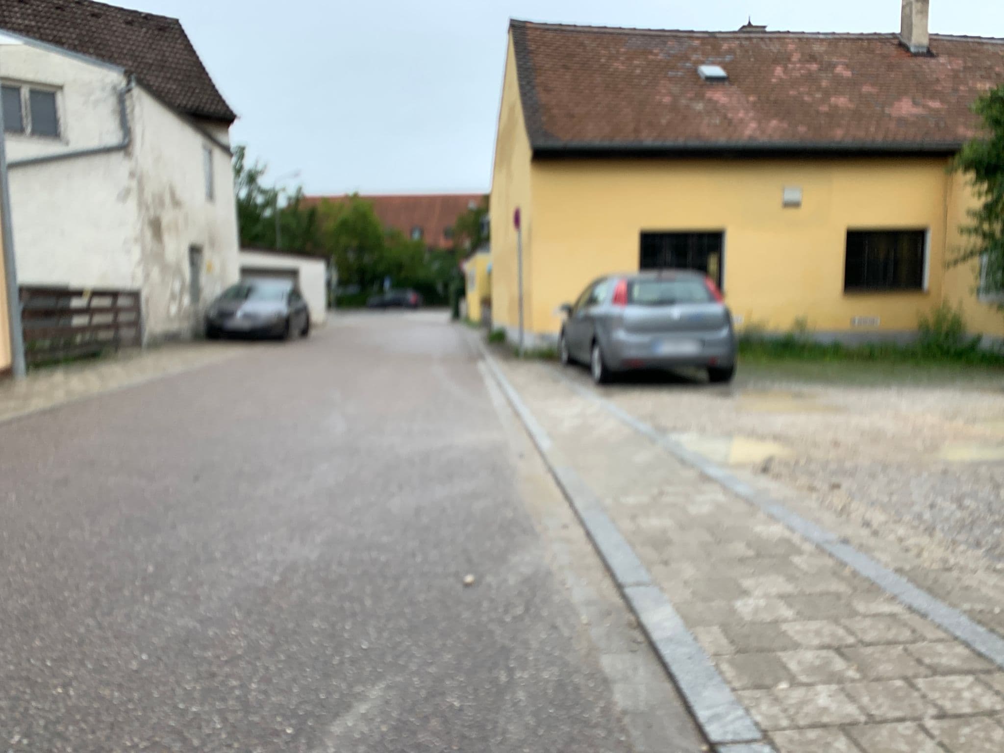 Street view near Der Heurige, Freising — © zora (CC BY-SA · Mapillary)