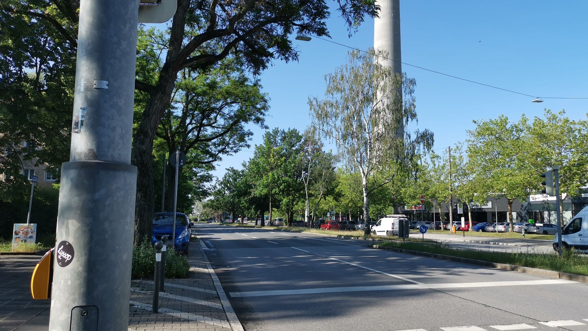 Street view near Eythstraße 13, Großreuth bei Schweinau — © meskalin (CC BY-SA · Mapillary)