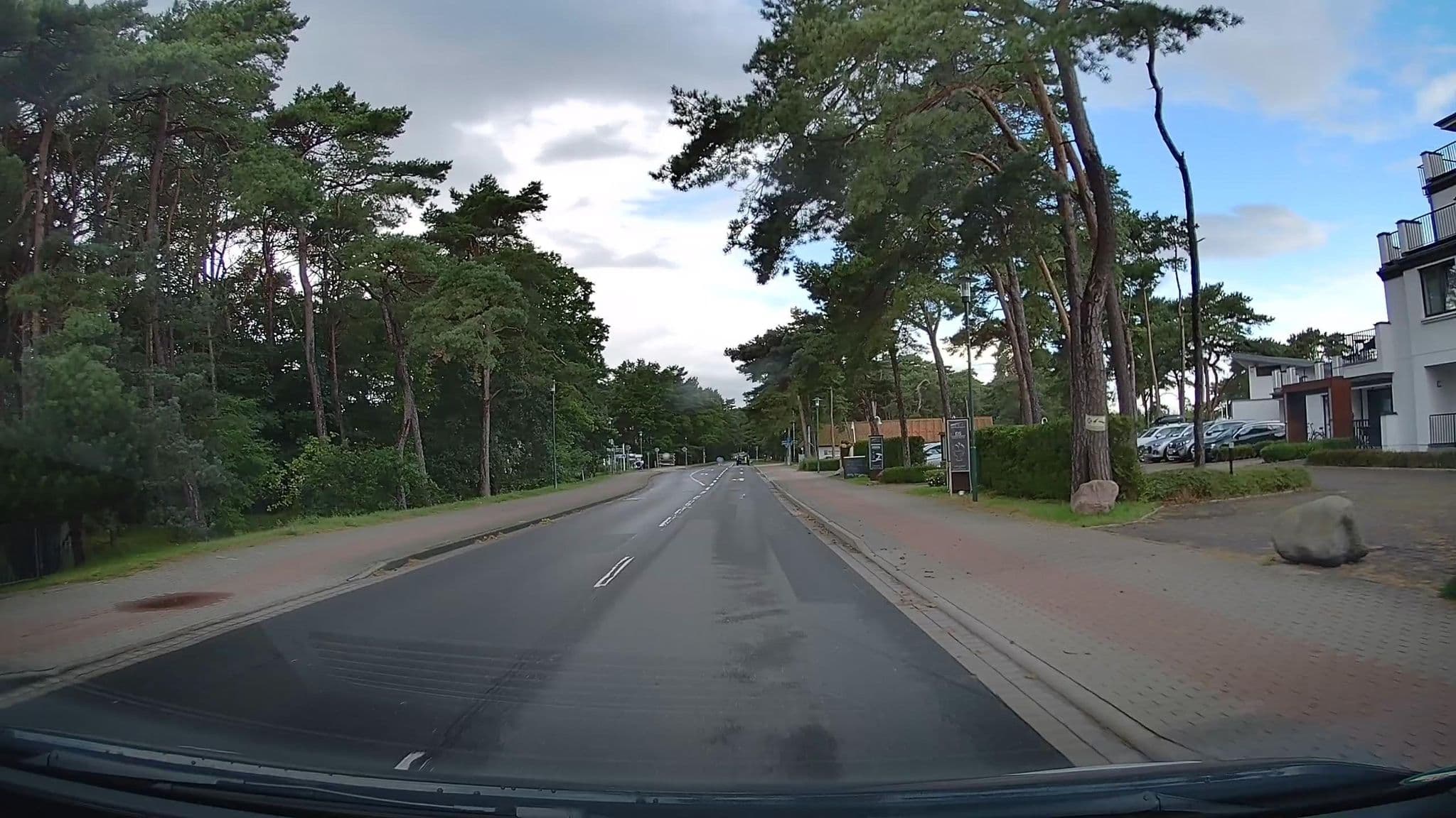 Street view near Appartments Sandstrand Ostseeperle, Glowe — © hendel (CC BY-SA · Mapillary)