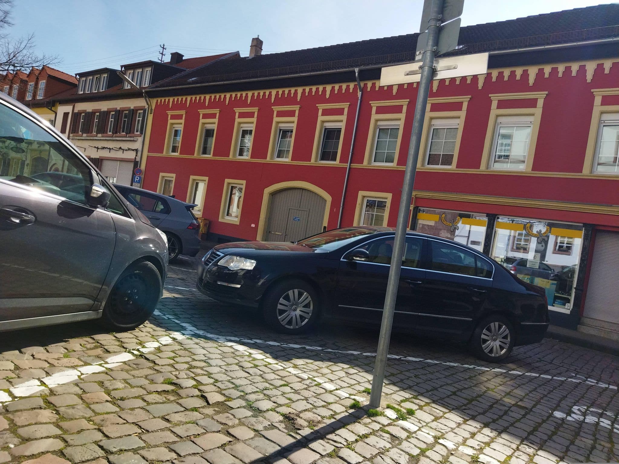 Street view near Gästehaus Berggasse - Weißmann, Edenkoben — © changchun1 (CC BY-SA · Mapillary)