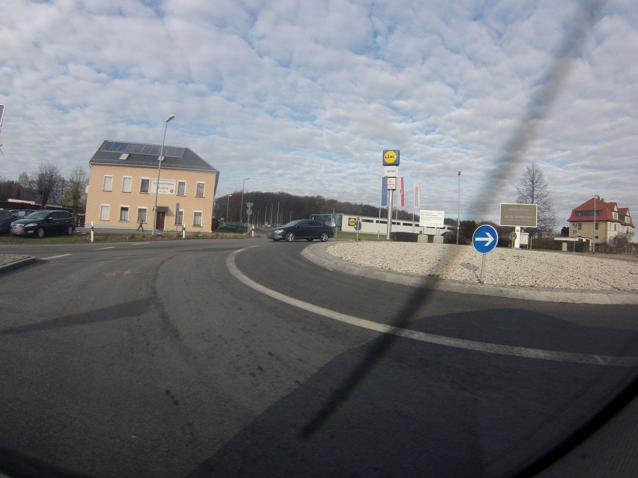 Street view near Pension Feldschlößchen, Meerane — © mcpic (CC BY-SA · Mapillary)