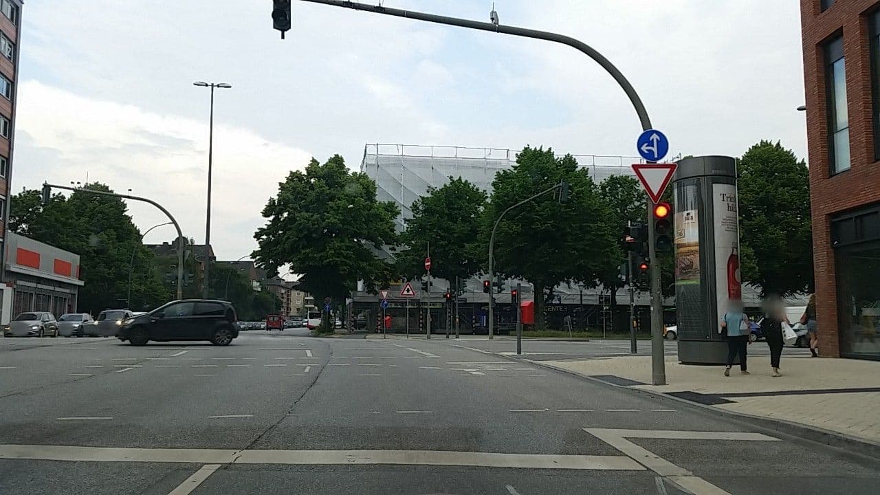 Street view near IntercityHotel Hamburg-Barmbek, Barmbek-Süd — © tian (CC BY-SA · Mapillary)