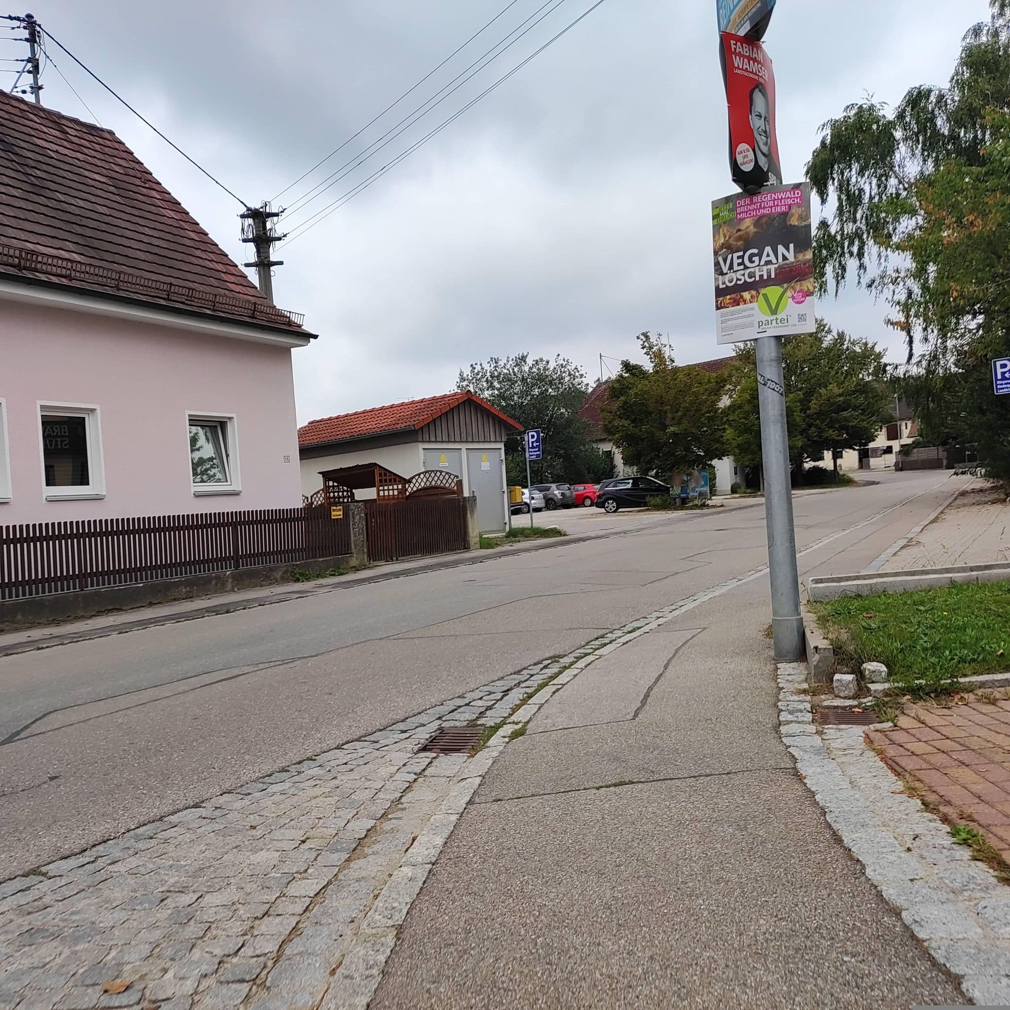 Street view near Landgasthof Bräustüble Bonstetten, Bonstetten — © msdess (CC BY-SA · Mapillary)