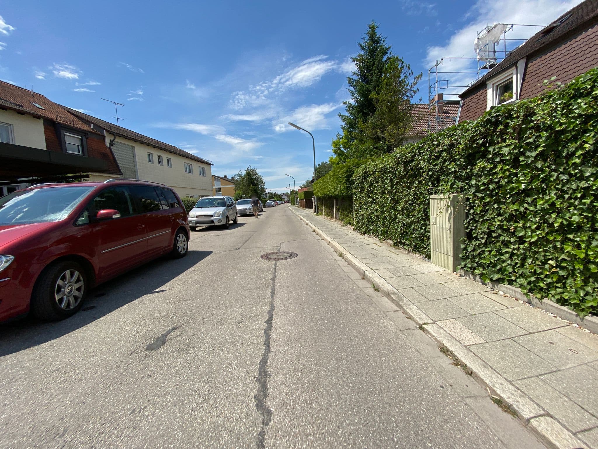 Street view near Pension Lenz, Germering — © piaitsch (CC BY-SA · Mapillary)
