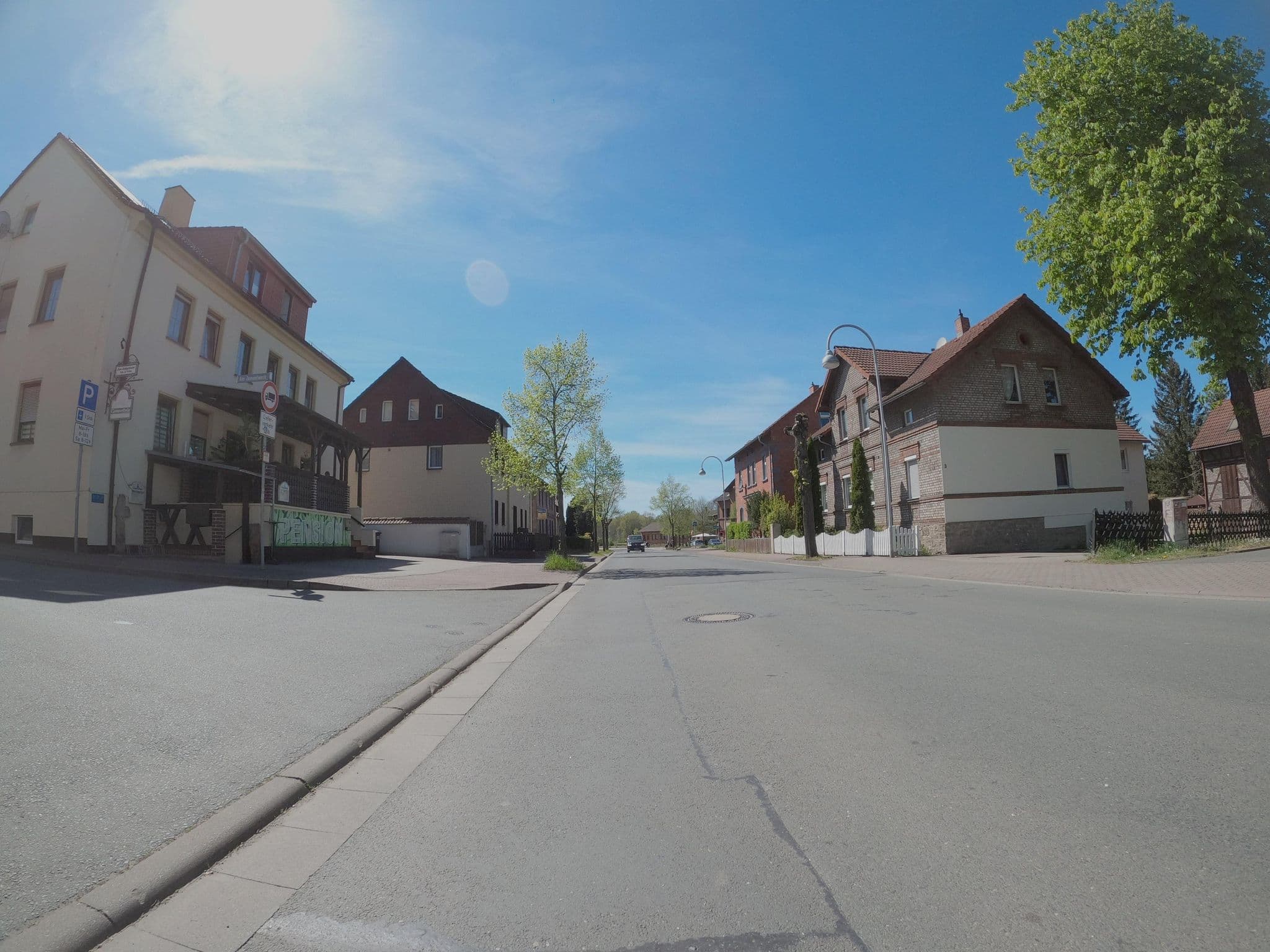 Street view near Pension Zum Schlupfwinkel, Unterwellenborn — © 741852963 (CC BY-SA · Mapillary)