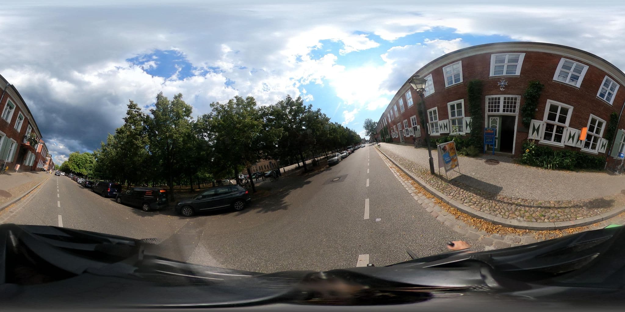Street view near Apartmenthaus zum Hofmaler, Potsdam — © britiger (CC BY-SA · Mapillary)