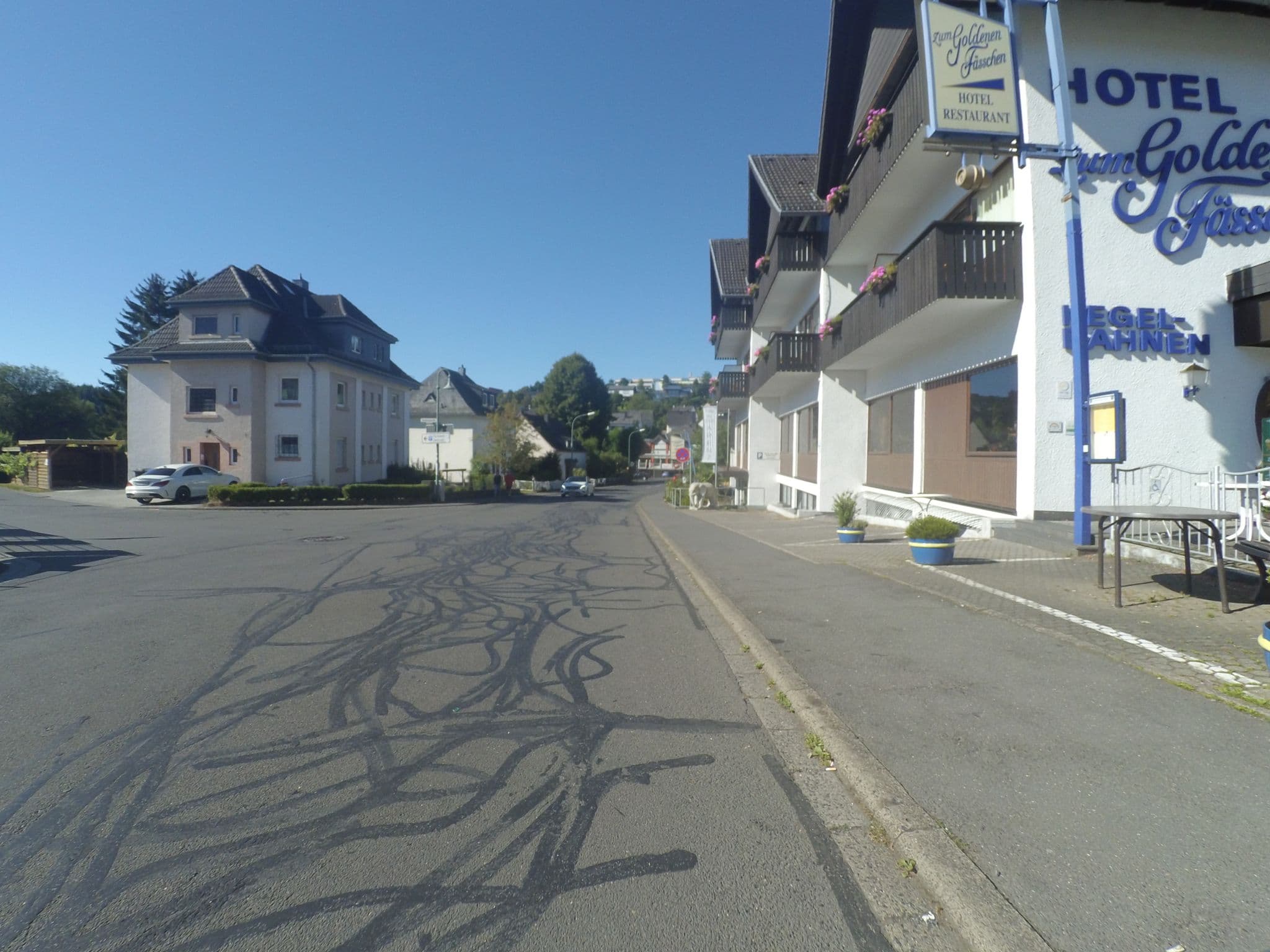 Street view near Hotel Lava, Daun — © peewee32 (CC BY-SA · Mapillary)