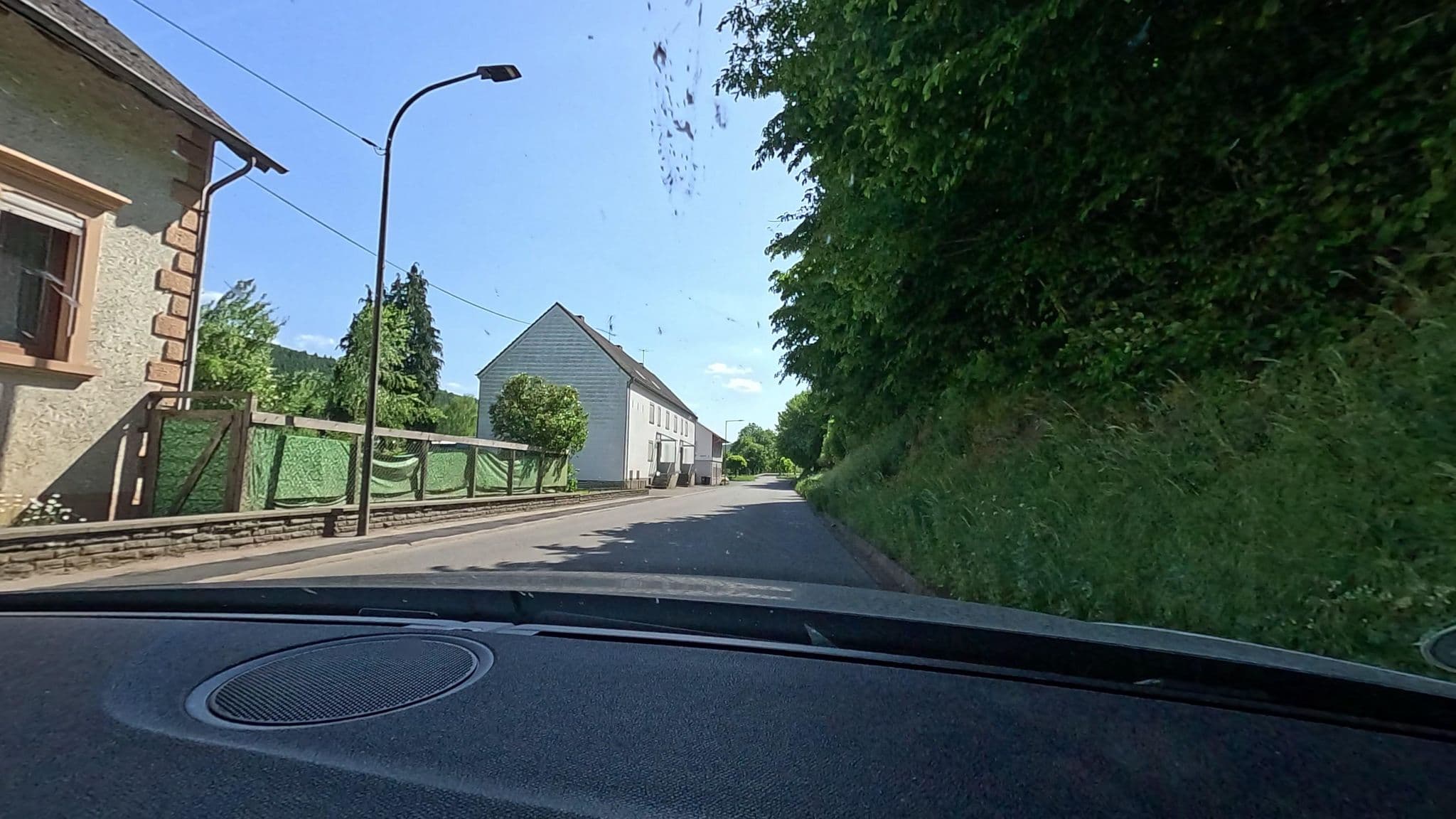Street view near Der Schmetterling, Birresborn — © editid (CC BY-SA · Mapillary)